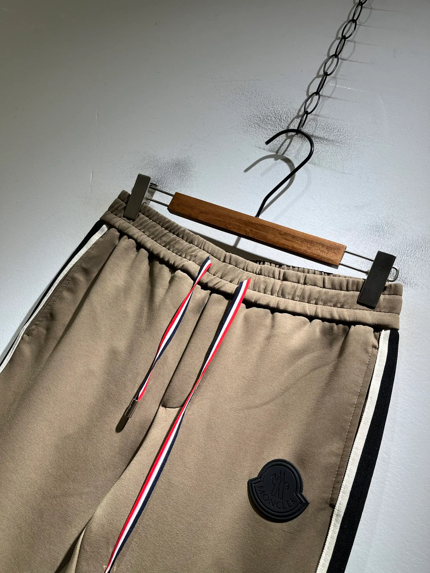 Men's Trousers MONCLER 18343127