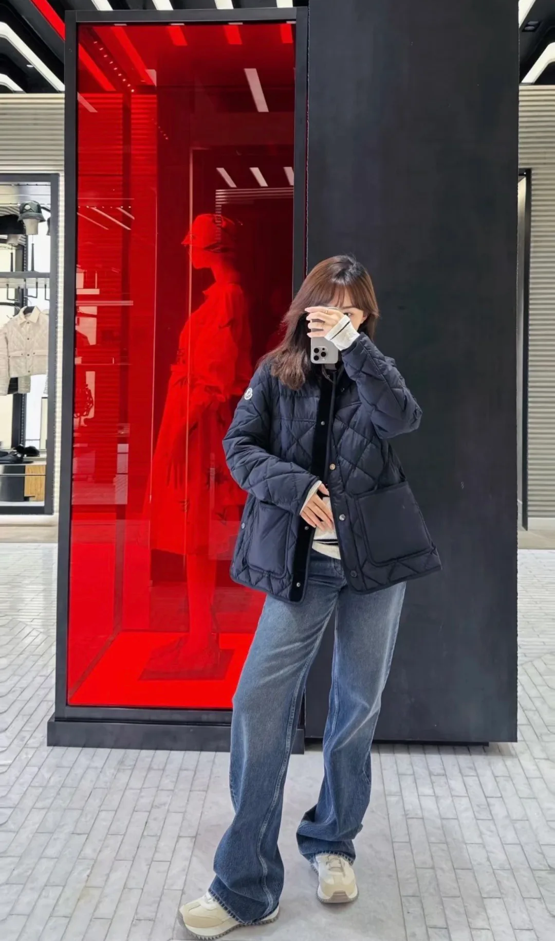 Women's Jackets And Down Jackets MONCLER 18111361