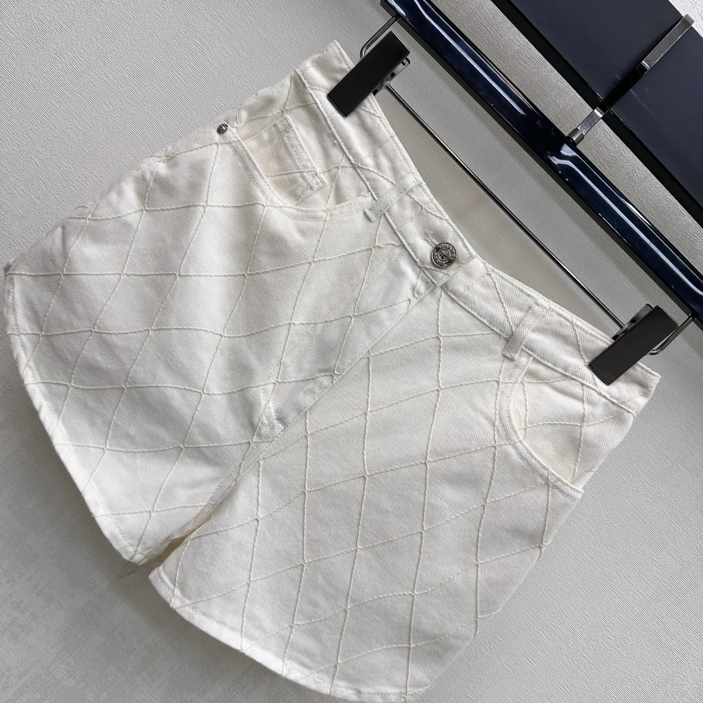 Women's Shorts CHANEL 17737786