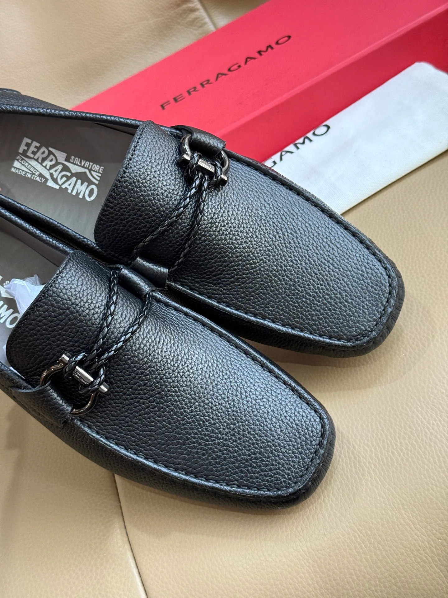 Men's Loafers And Dress Shoes SALVATORE FERRAGAMO 18117108