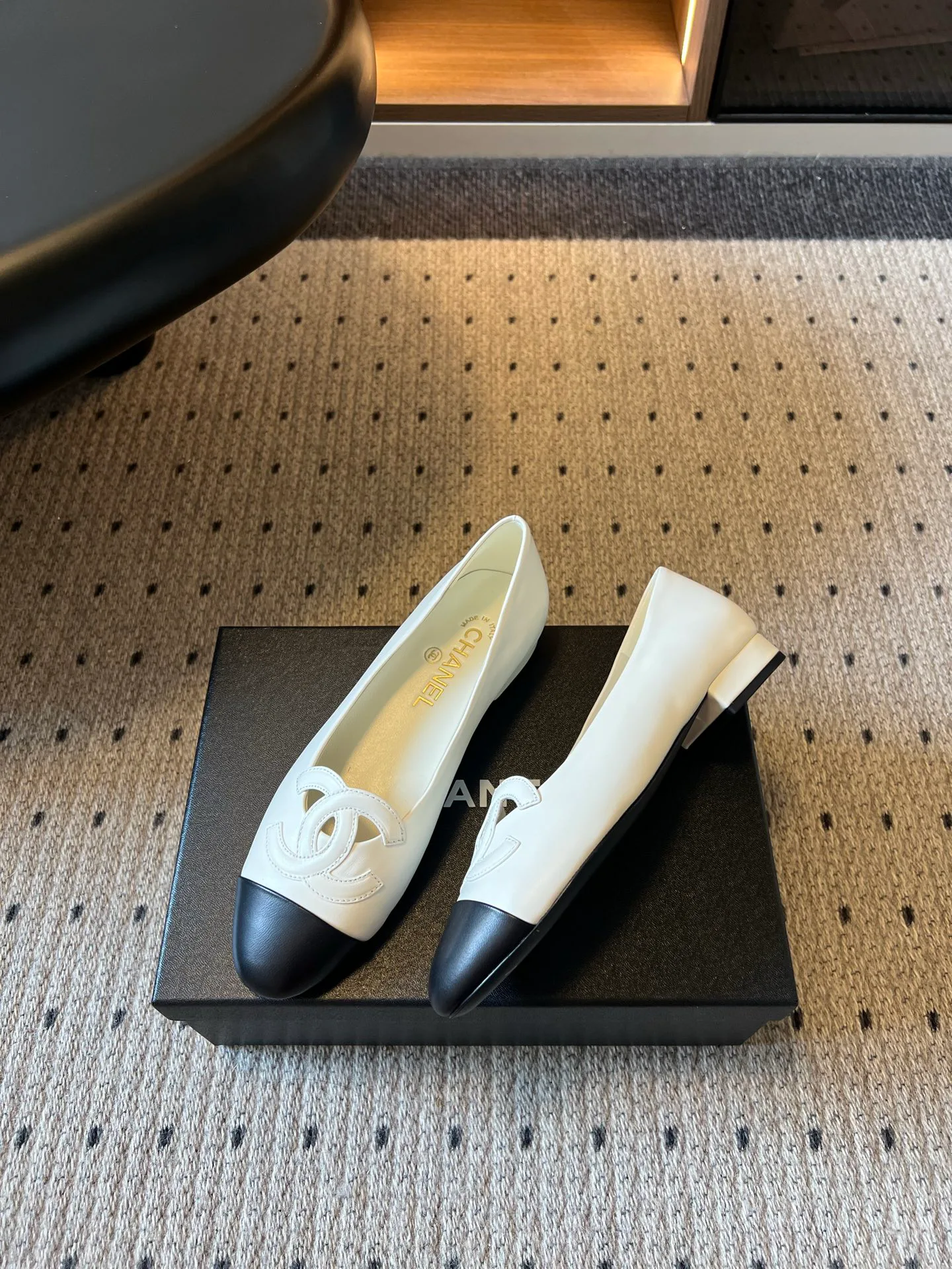 Women's Ballet Flats CHANEL 17801646