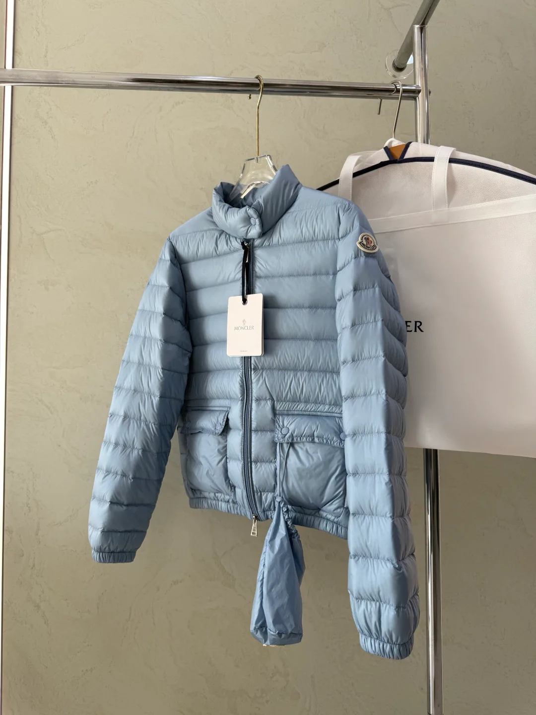 Women's Jackets And Down Jackets MONCLER 18043477