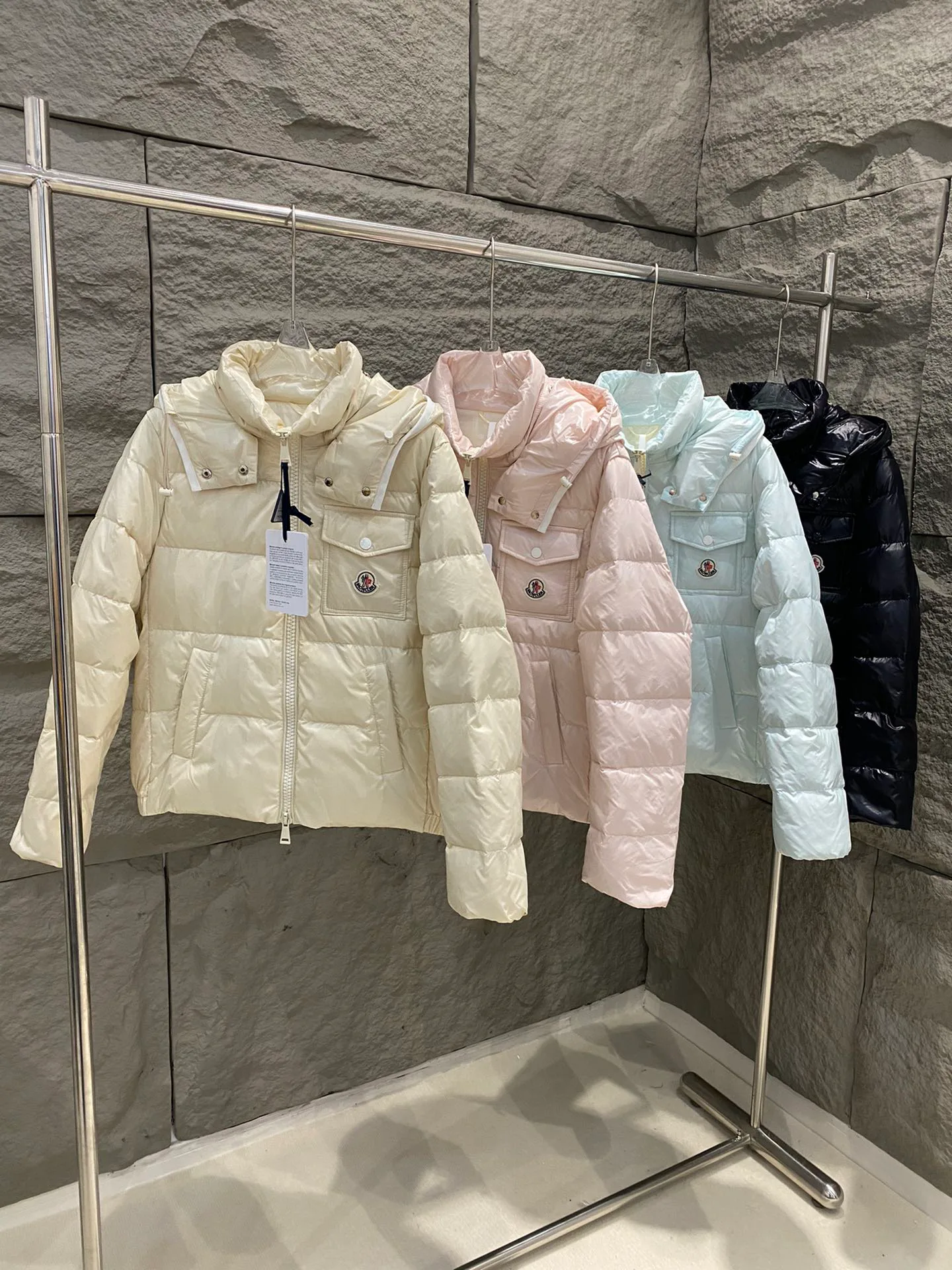 Women's Jackets And Down Jackets MONCLER 17951523