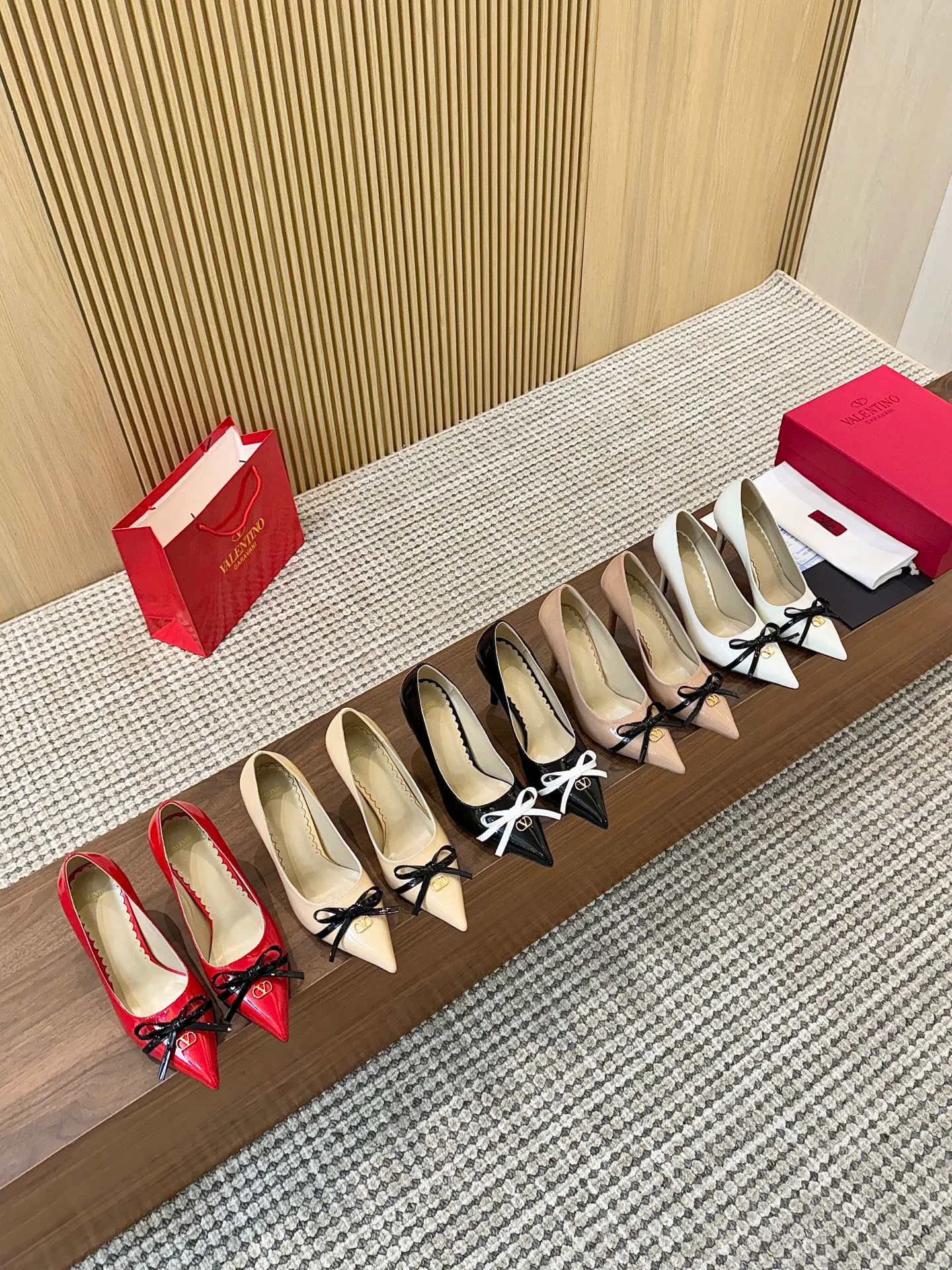Women's Heels VALENTINO 17956888