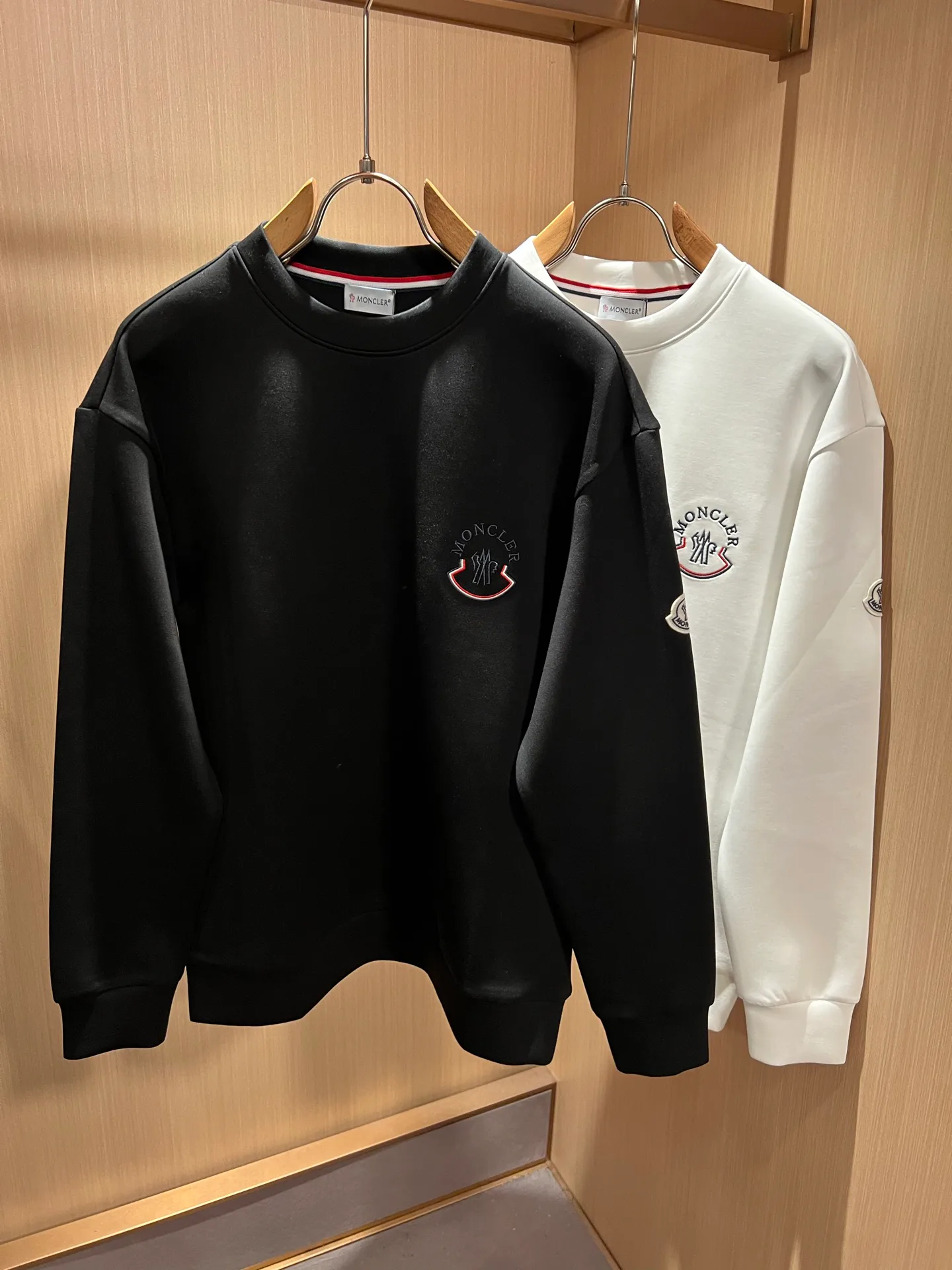 Men's Sweatshirts And Hoodies MONCLER 18519616