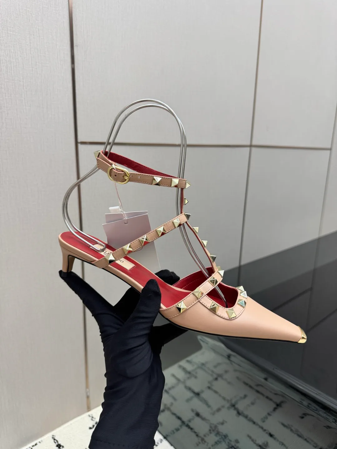 Women's Open-Toe Sandals VALENTINO 17594505