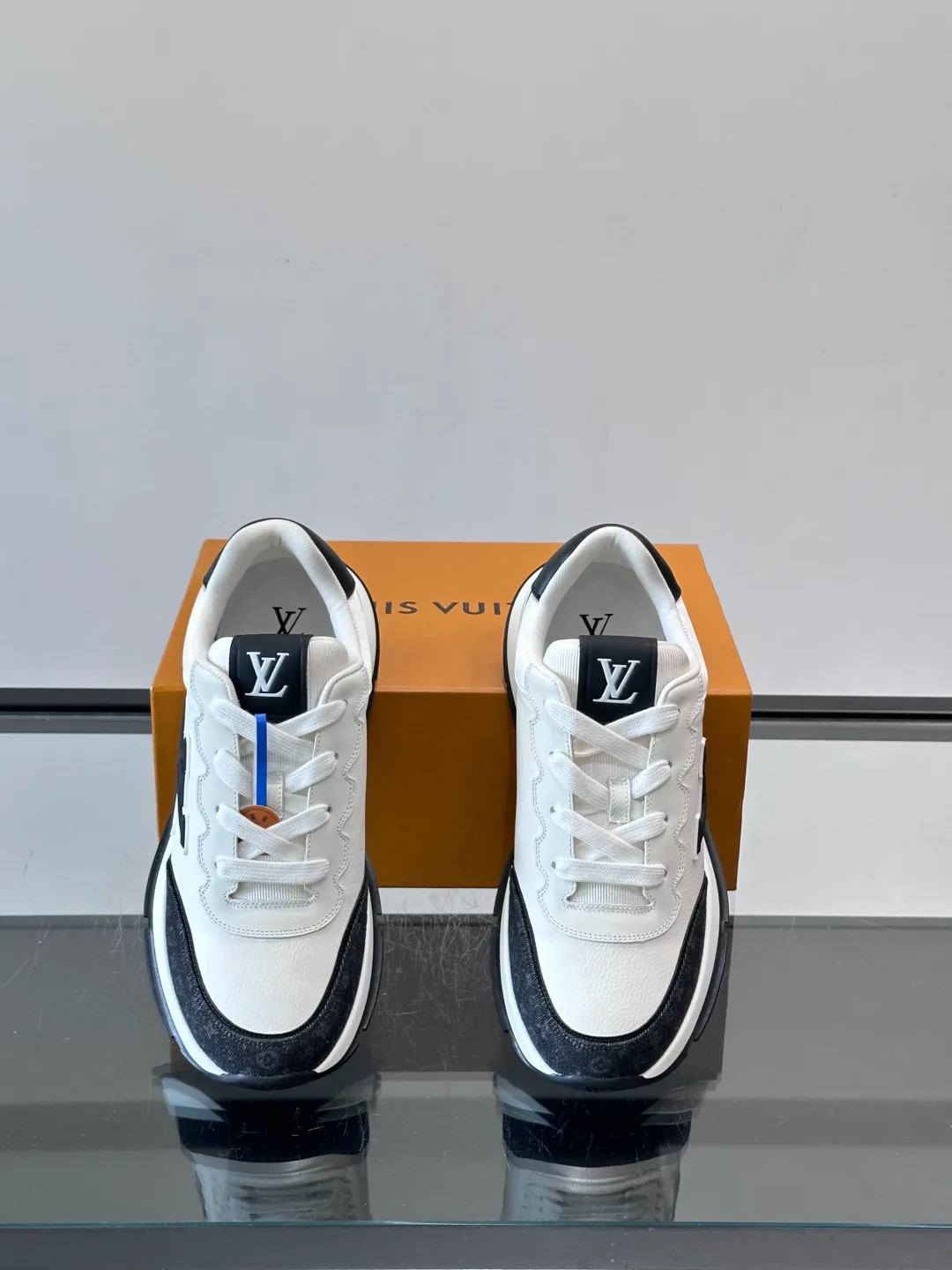 Men's Sneakers LOUIS VUITTON 17897373