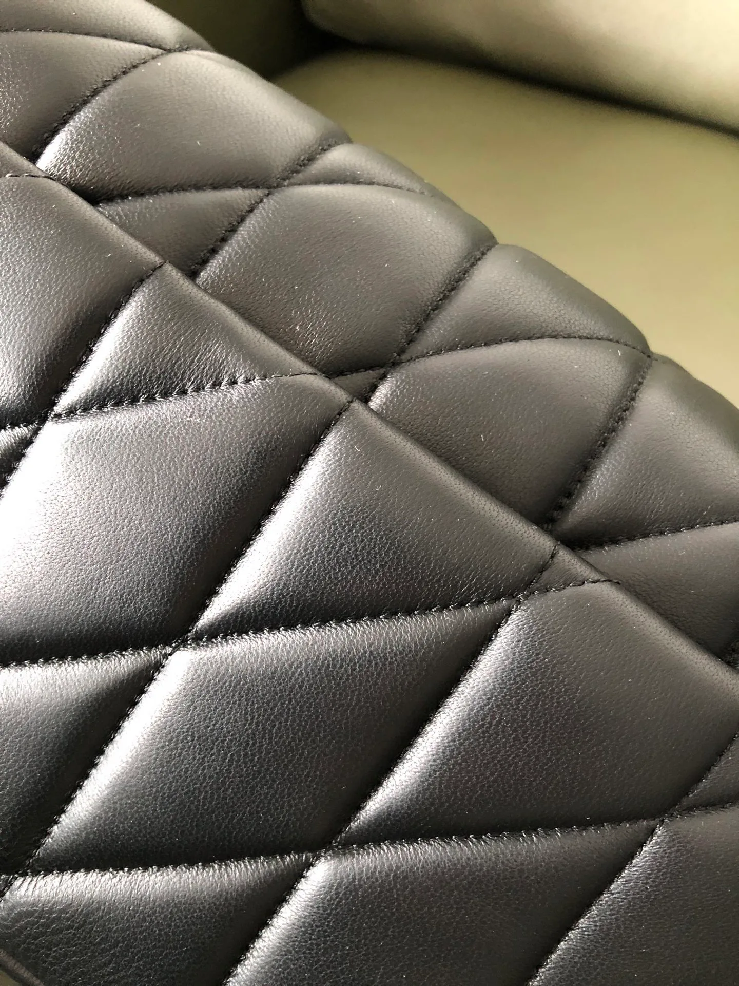 Women's Classic Handbags COACH 17960990
