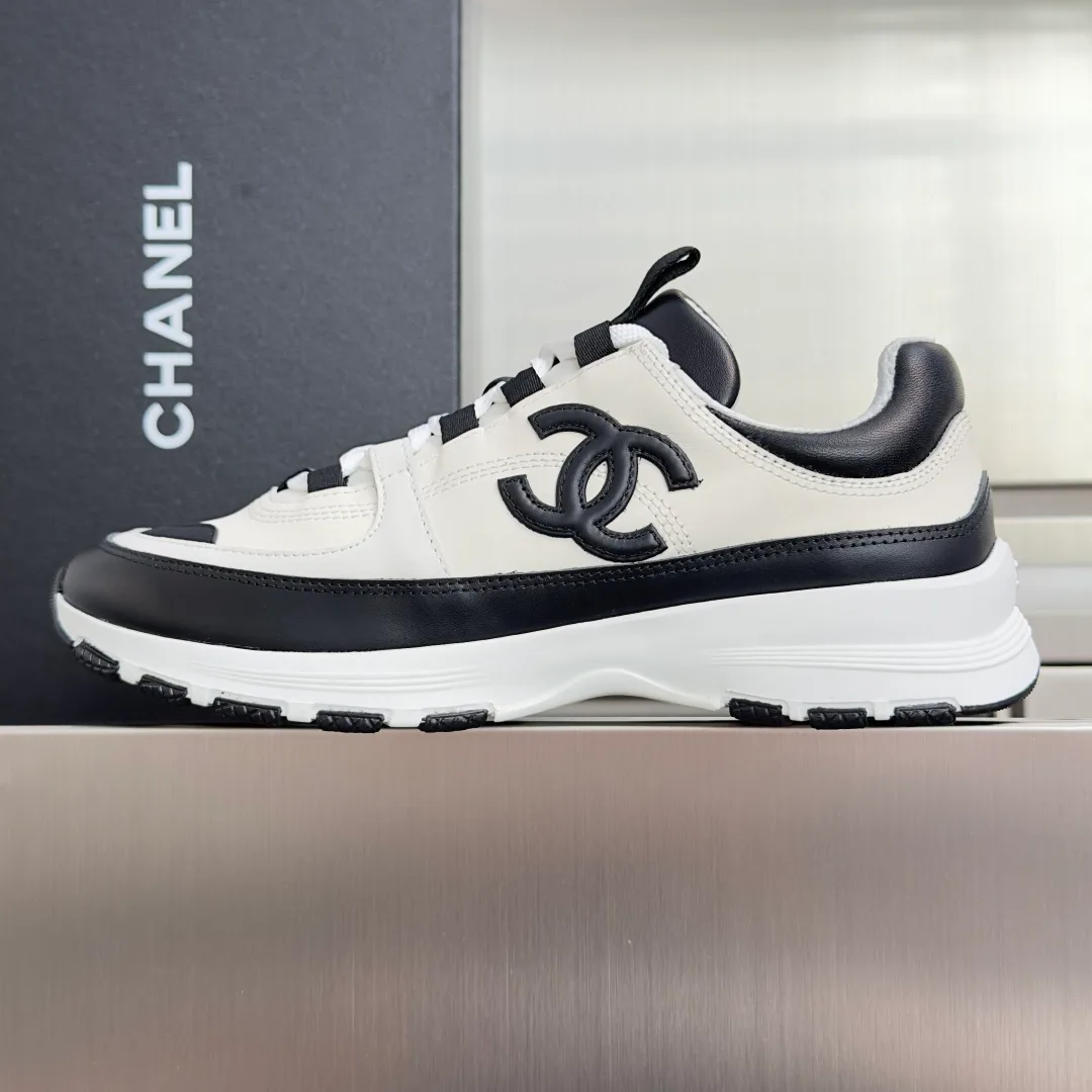 Кроссовки Женские Chanel 18604257
