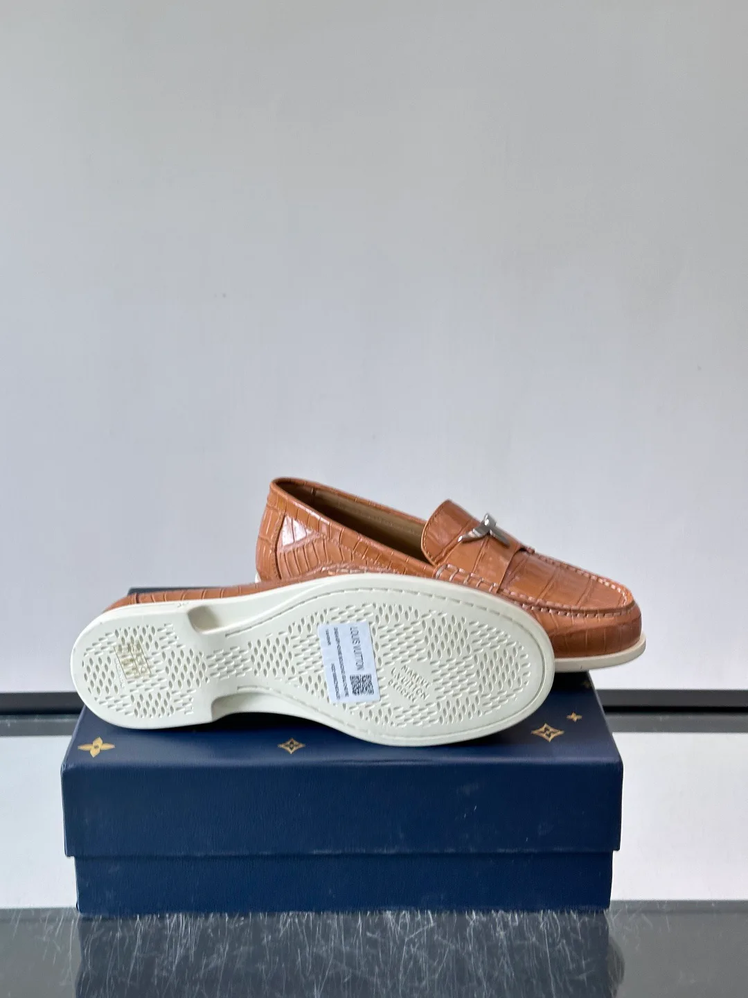 Men's Loafers And Dress Shoes LOUIS VUITTON 18118560