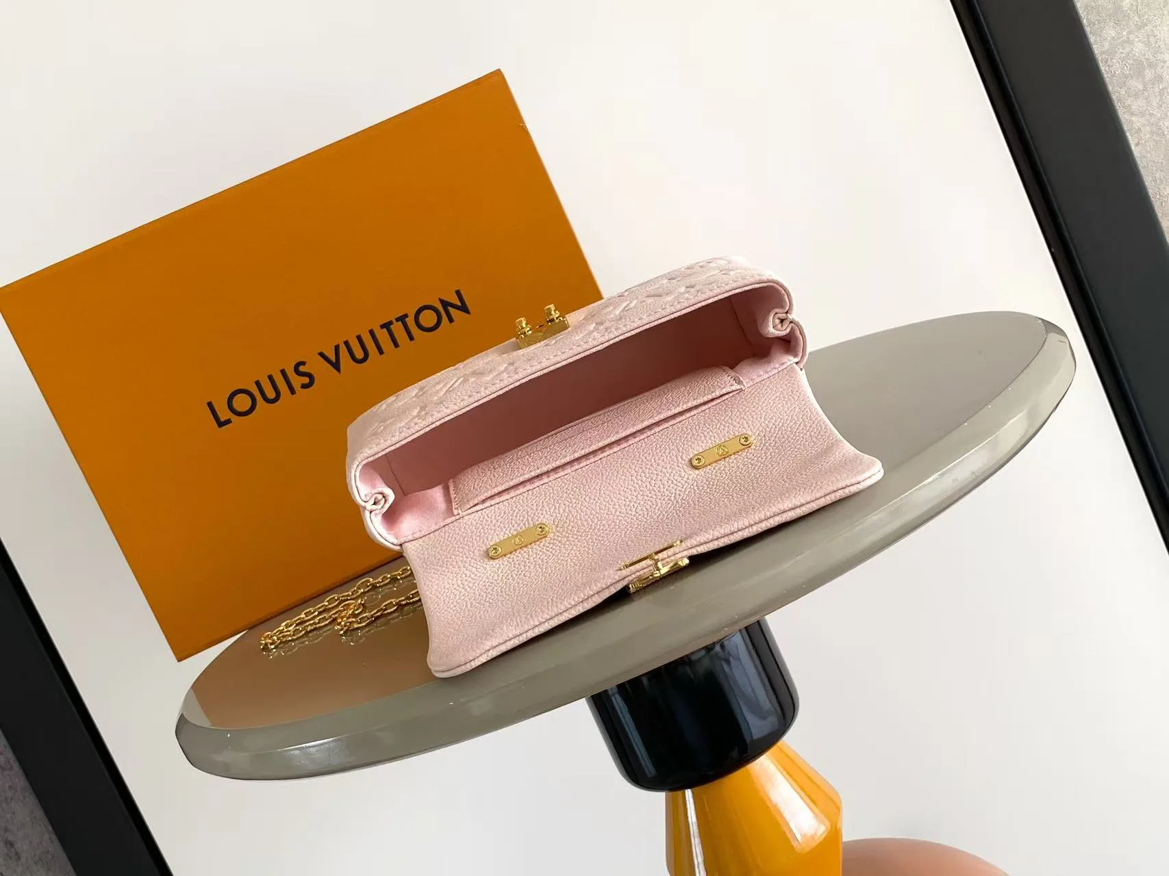 Women's Classic Handbags LOUIS VUITTON 17784875