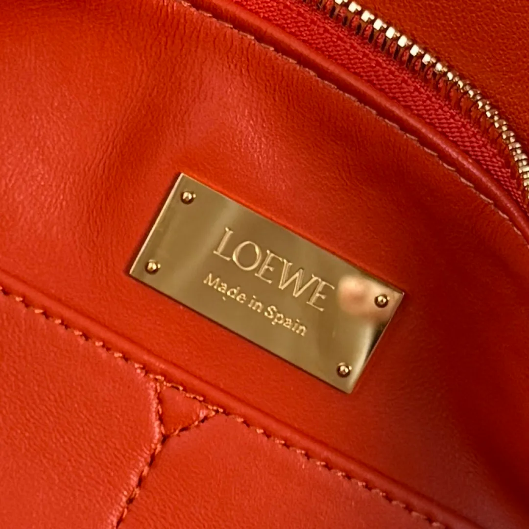 Women's Classic Handbags LOEWE 18278201