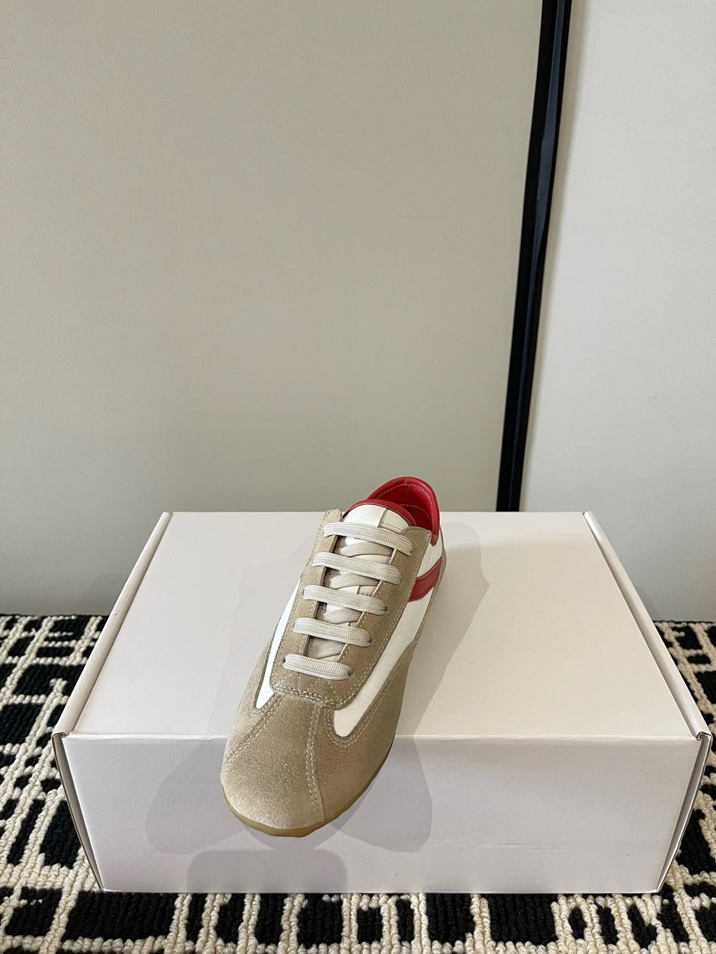 Women's Sneakers ALEXANDER MCQUEEN 18386253