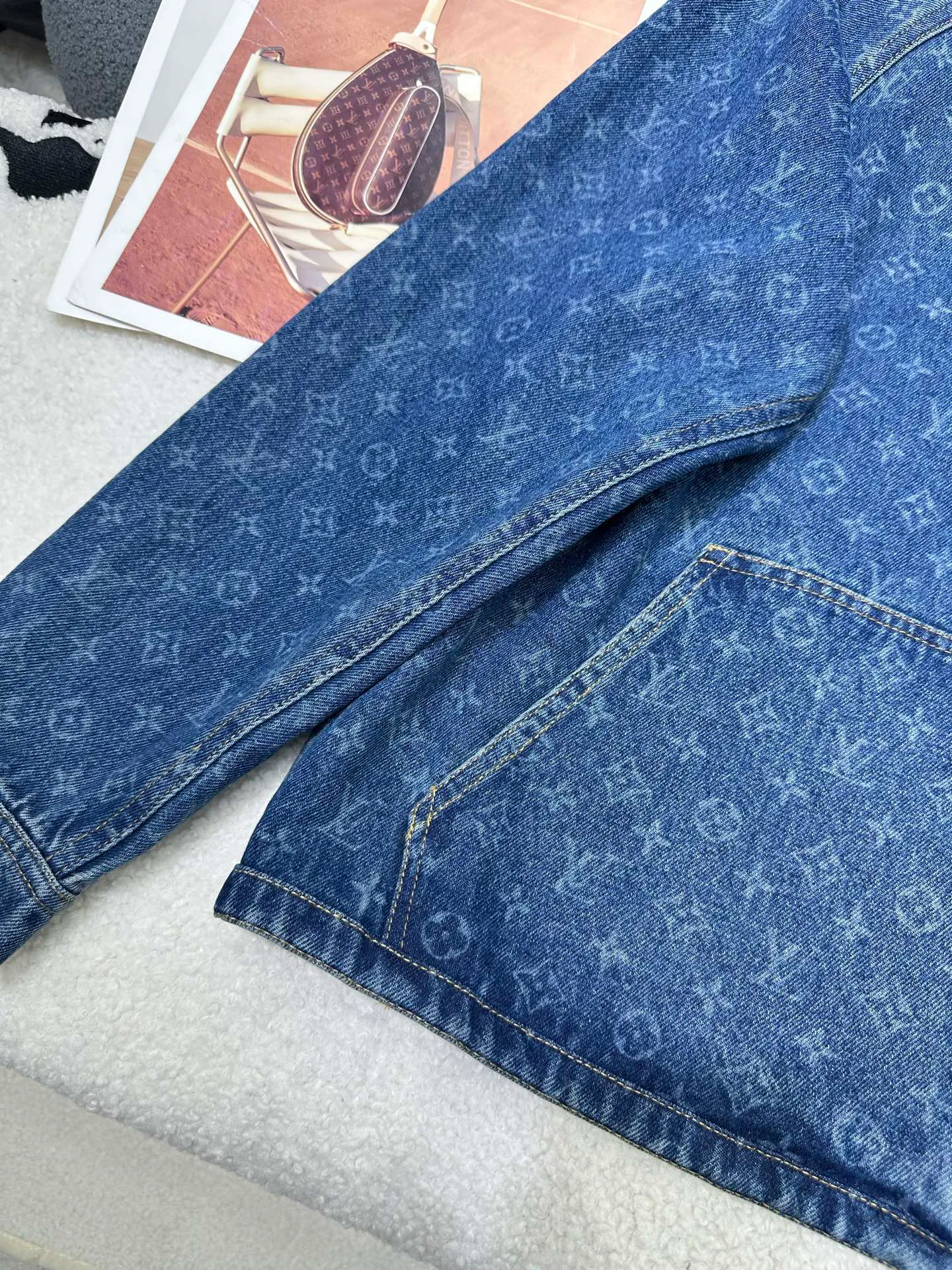 Women's Jackets And Down Jackets LOUIS VUITTON 18483794
