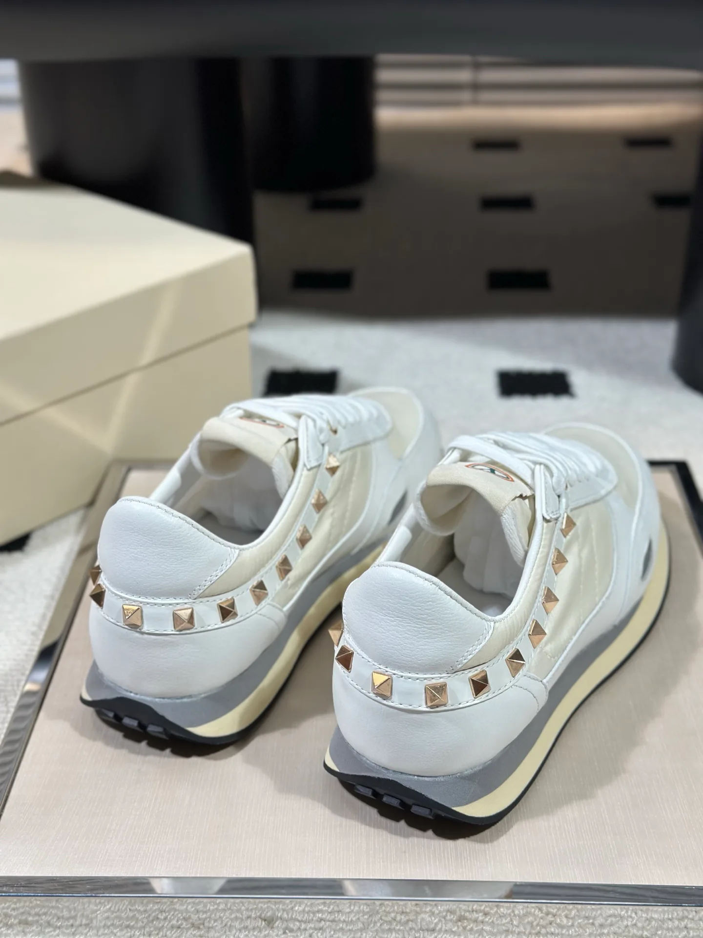 Men's Sneakers VALENTINO 17978704