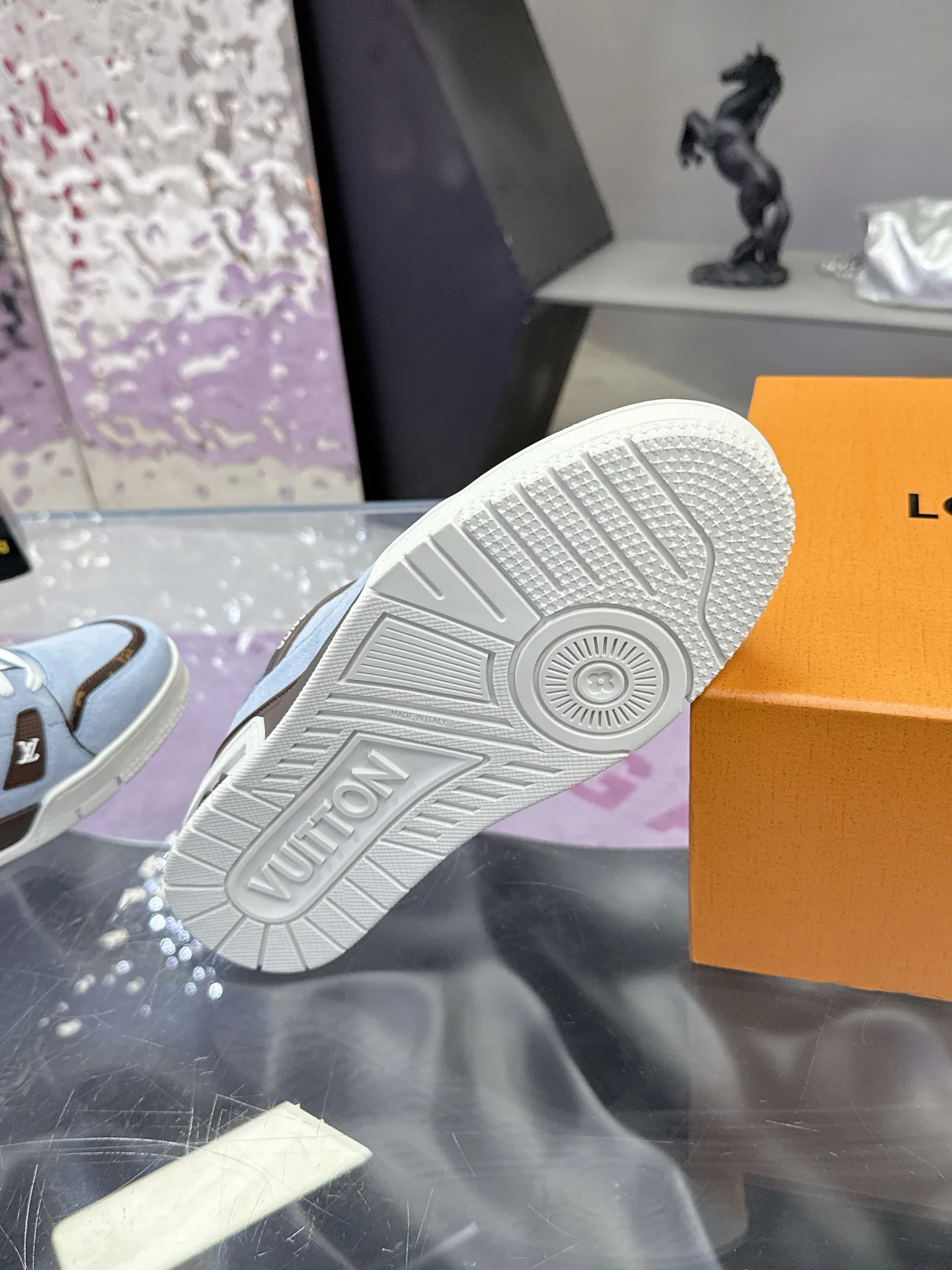 Women's Sneakers LOUIS VUITTON 17530415