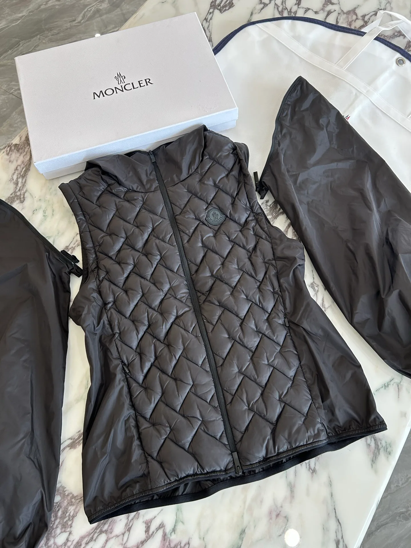 Men's Jackets And Down Jackets MONCLER 18231208