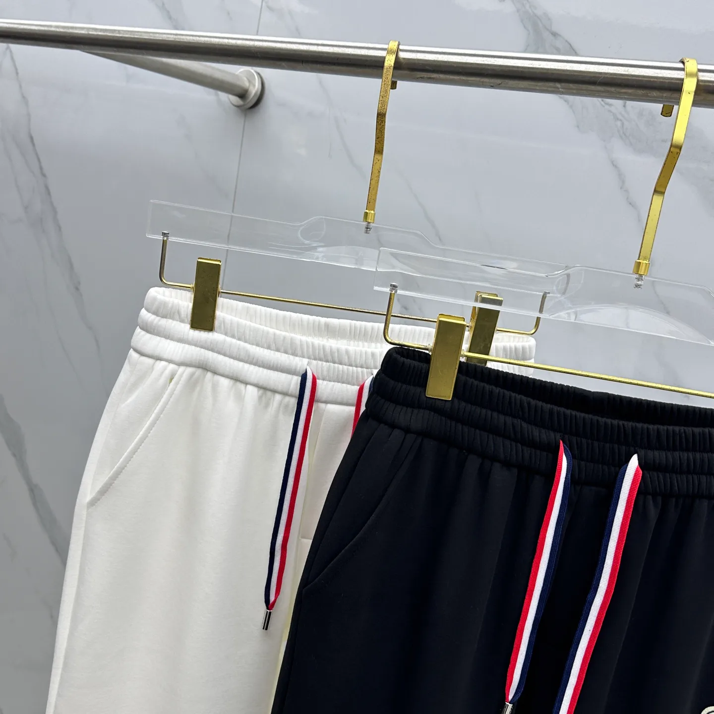 Men's Trousers MONCLER 18246679