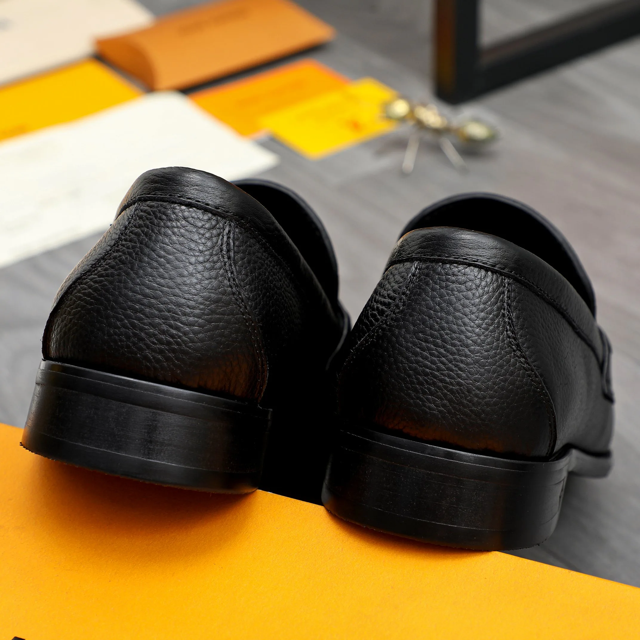 Men's Loafers And Dress Shoes LOUIS VUITTON 17812317
