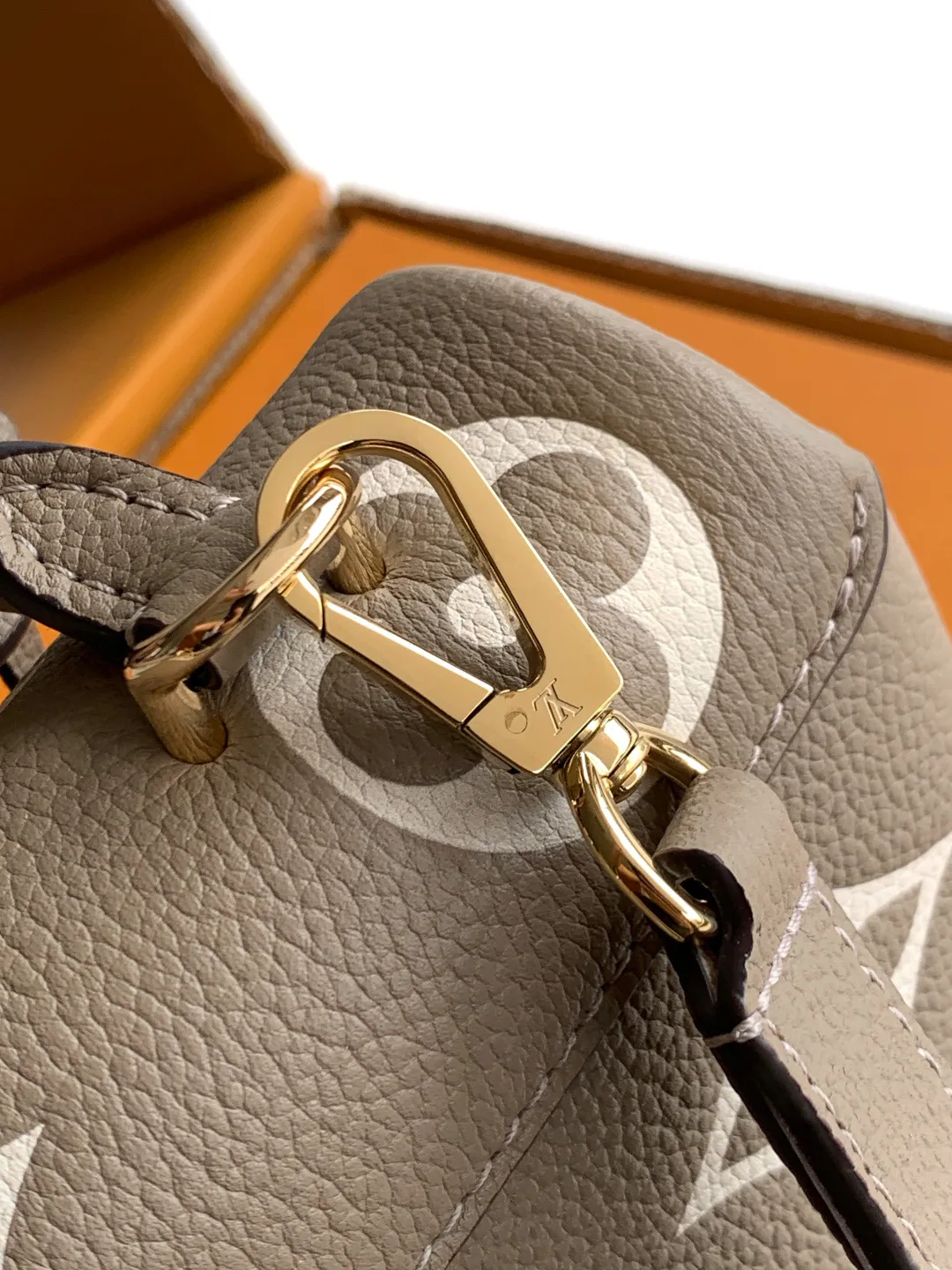 Women's Classic Handbags LOUIS VUITTON 18520970