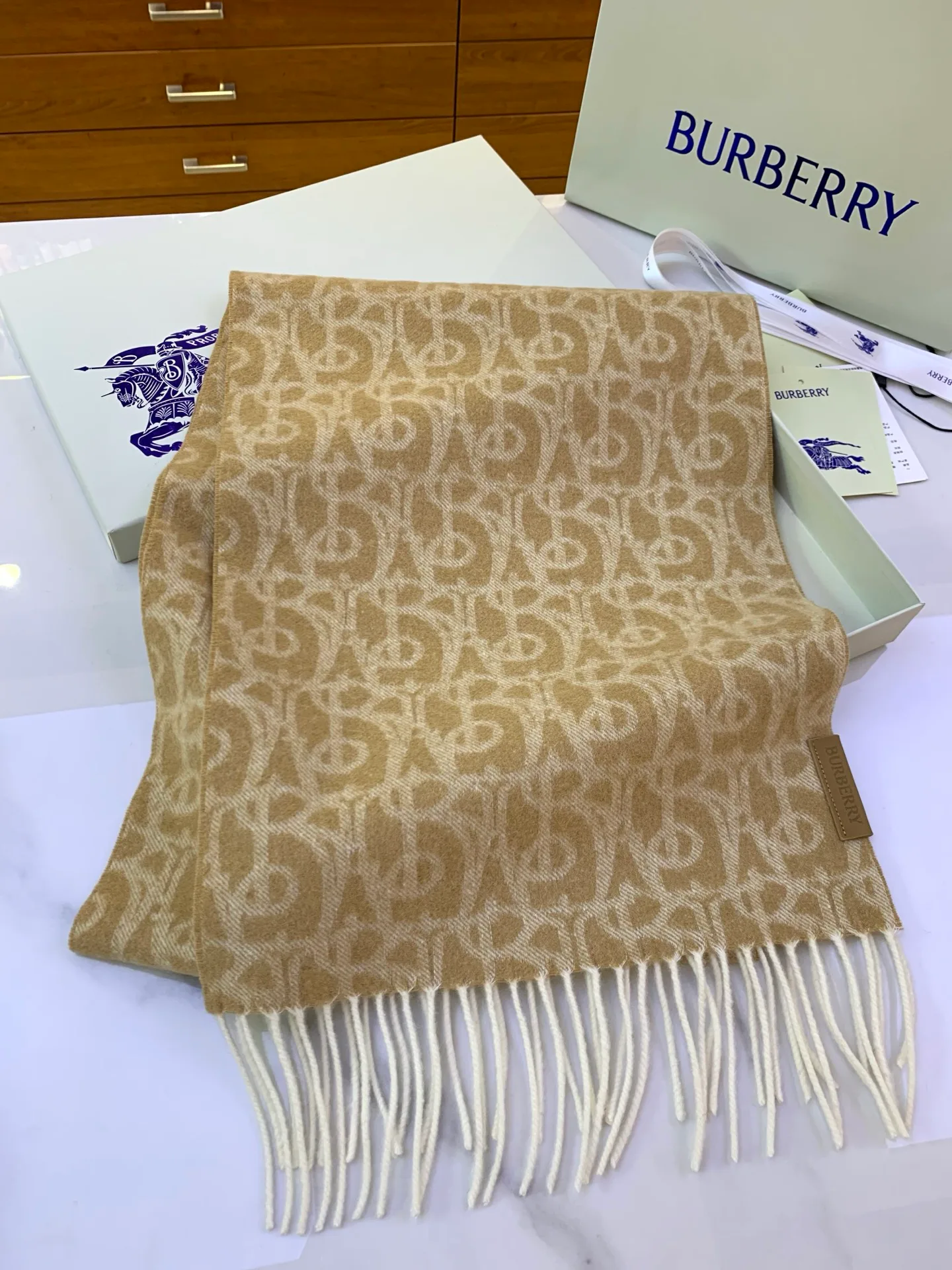 Scarves BURBERRY 18039981