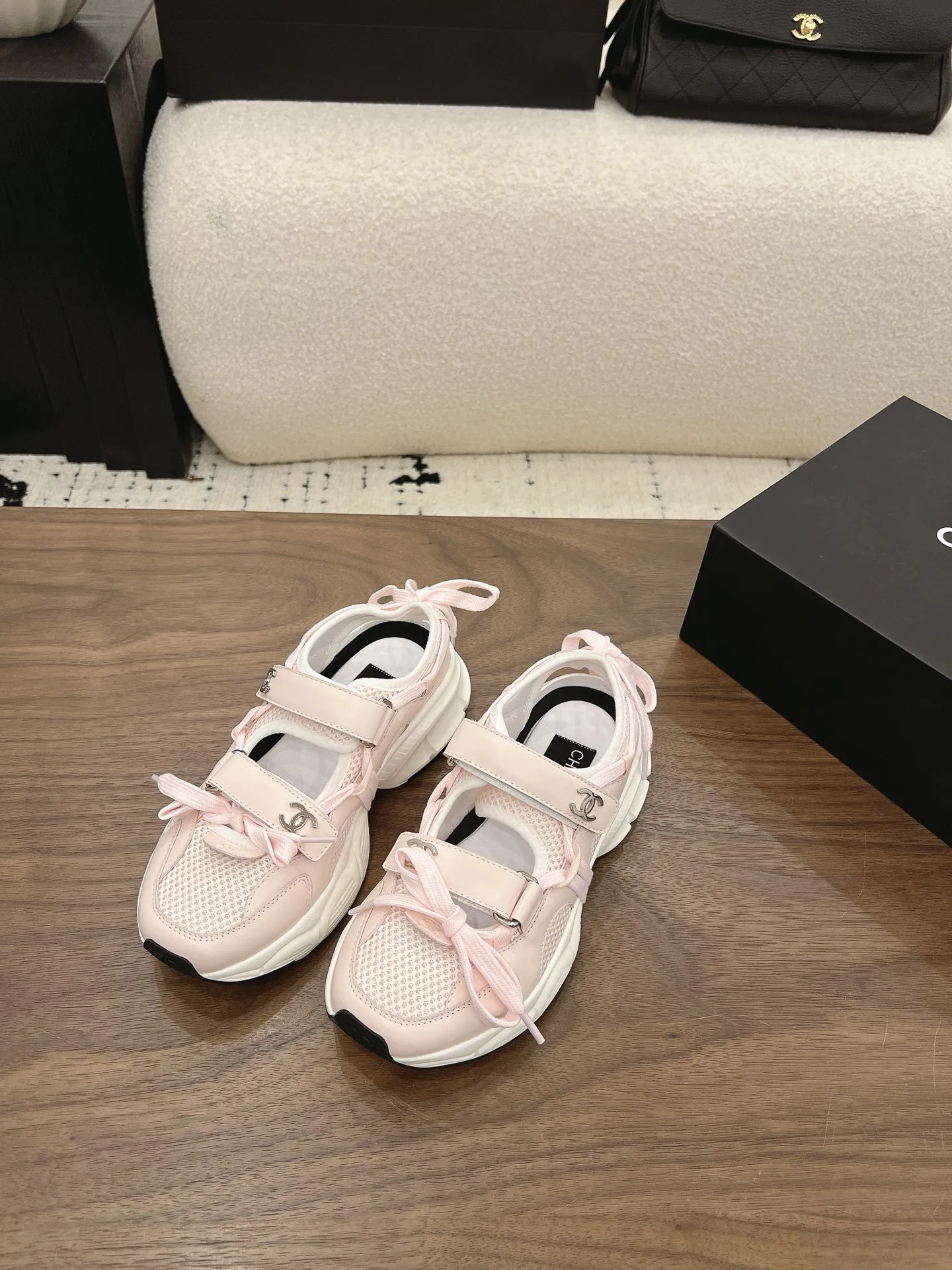 Women's Sneakers CHANEL 17077247