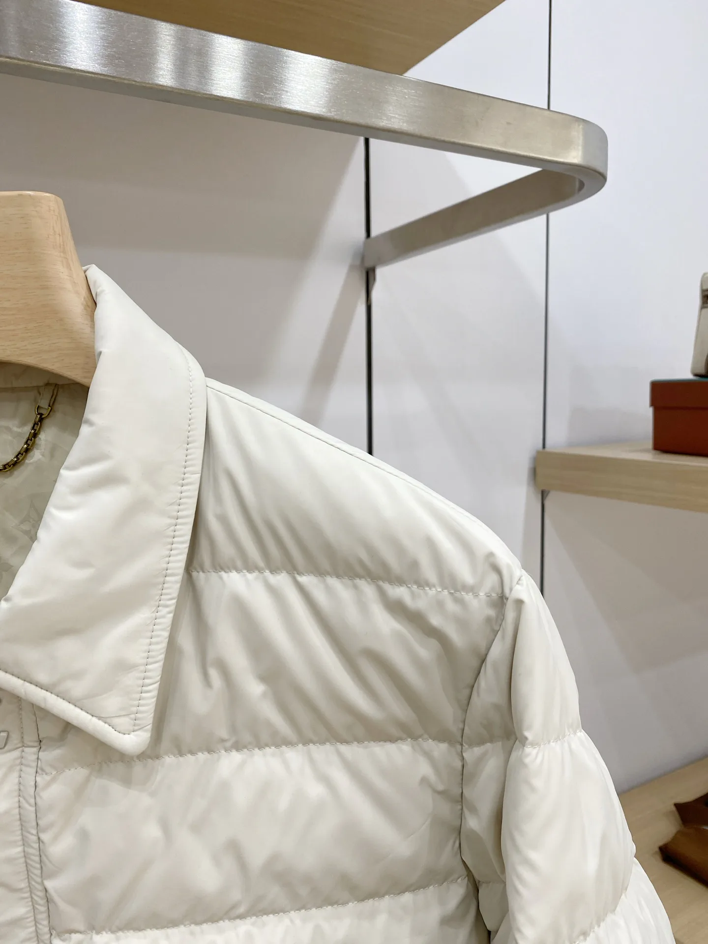 Women's Jackets And Down Jackets LOUIS VUITTON 18284790