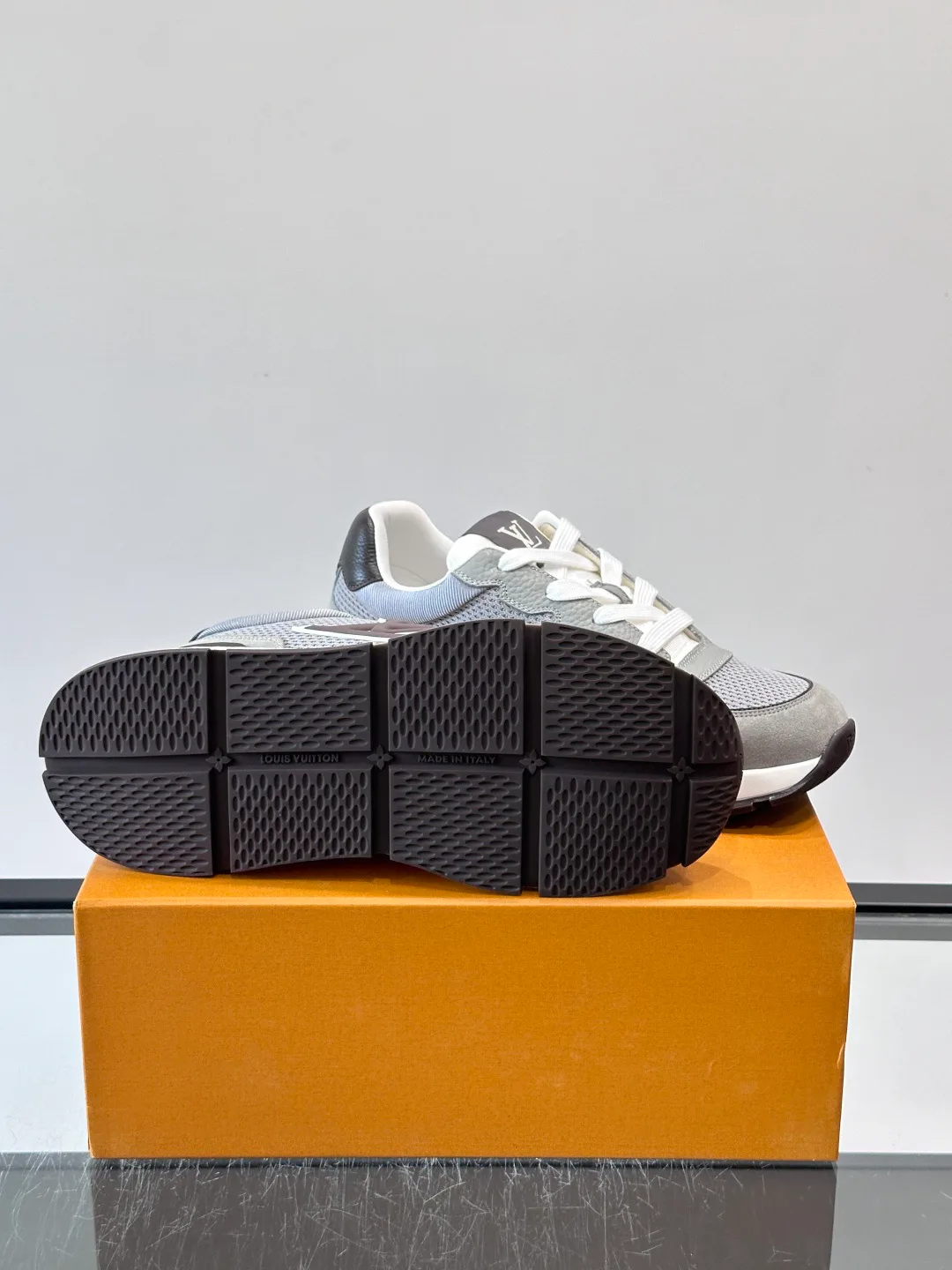 Men's Sneakers LOUIS VUITTON 17897385