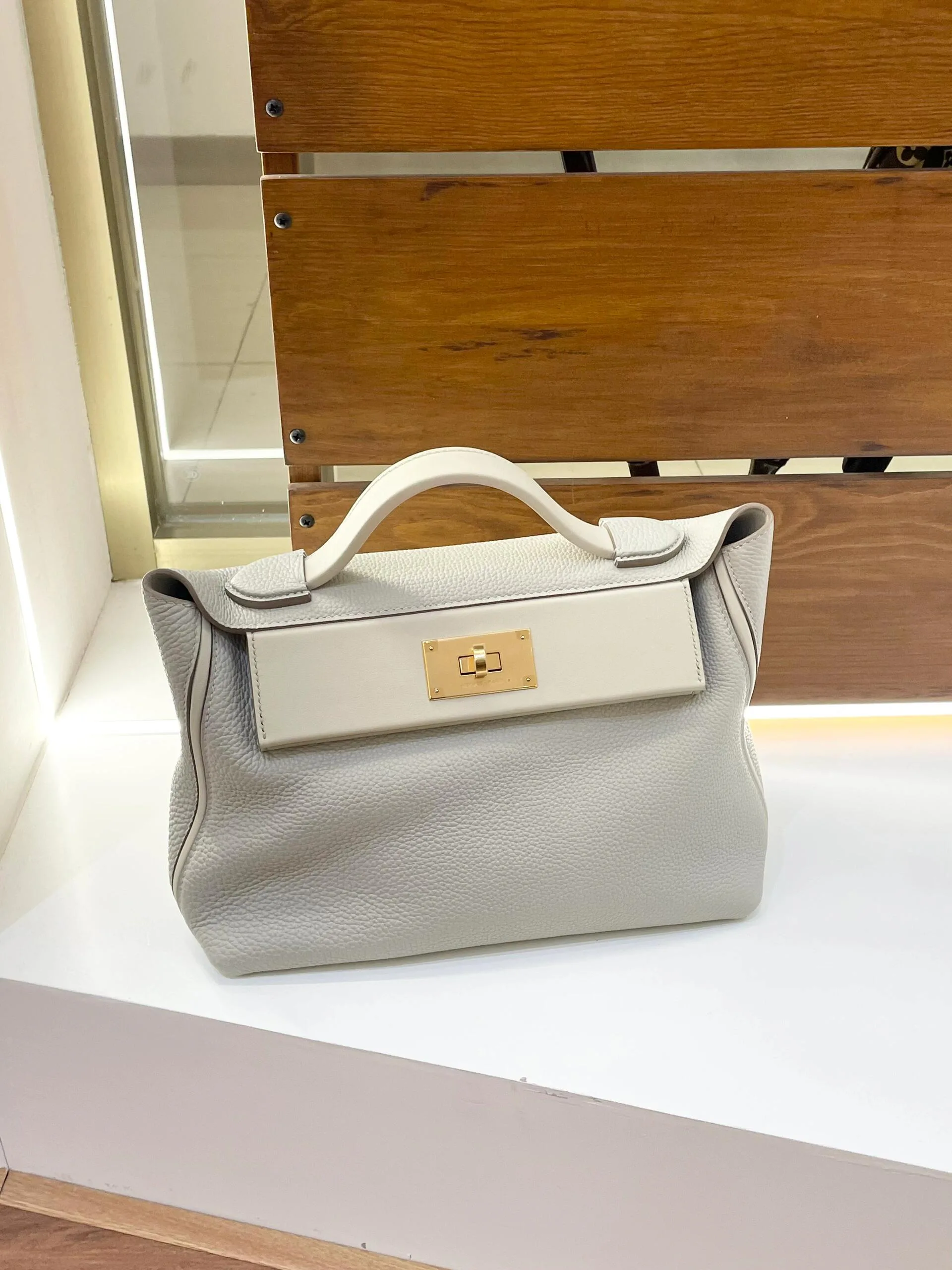 Women's Classic Handbags HERMES 18407631