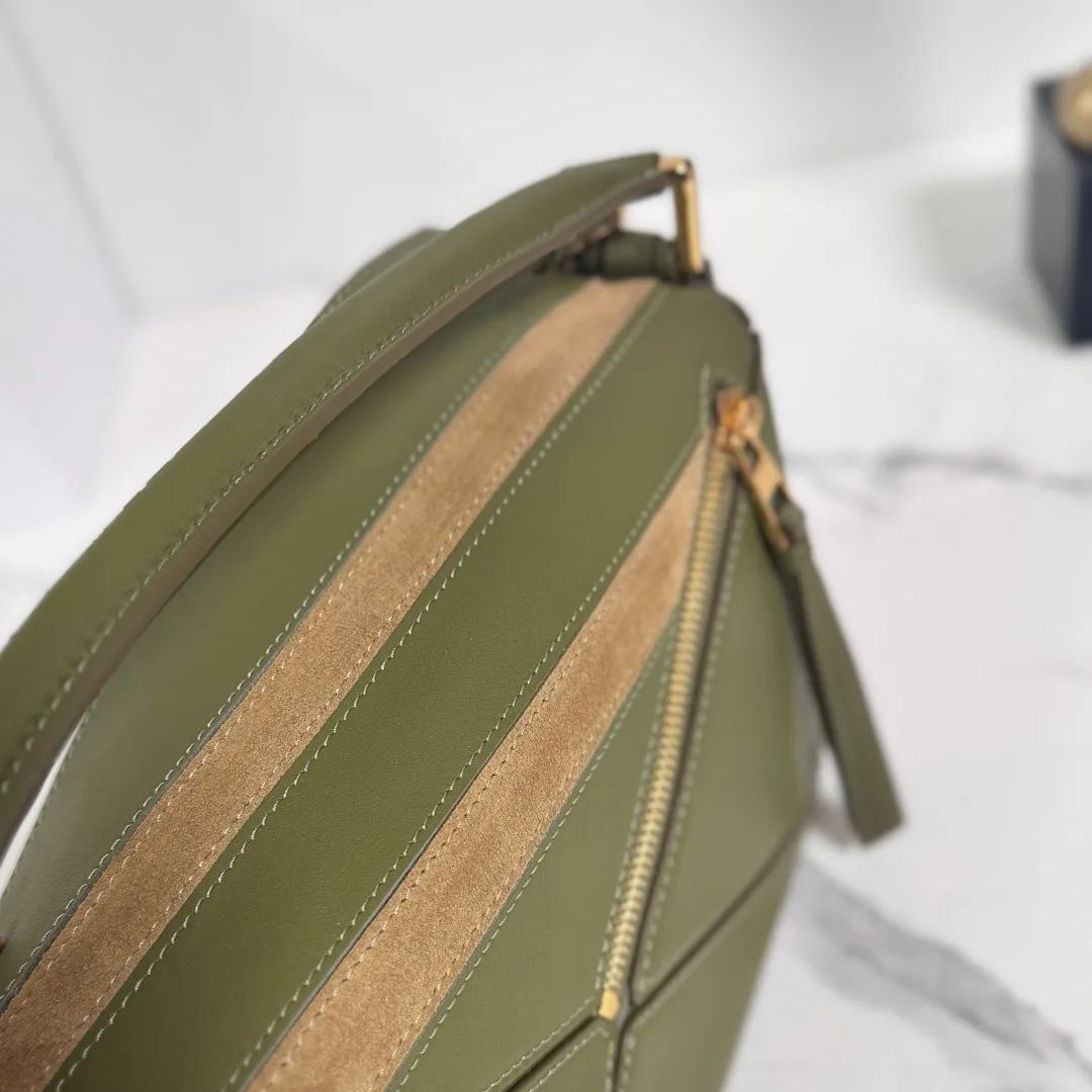 Классические Сумки Женские Loewe 18634788