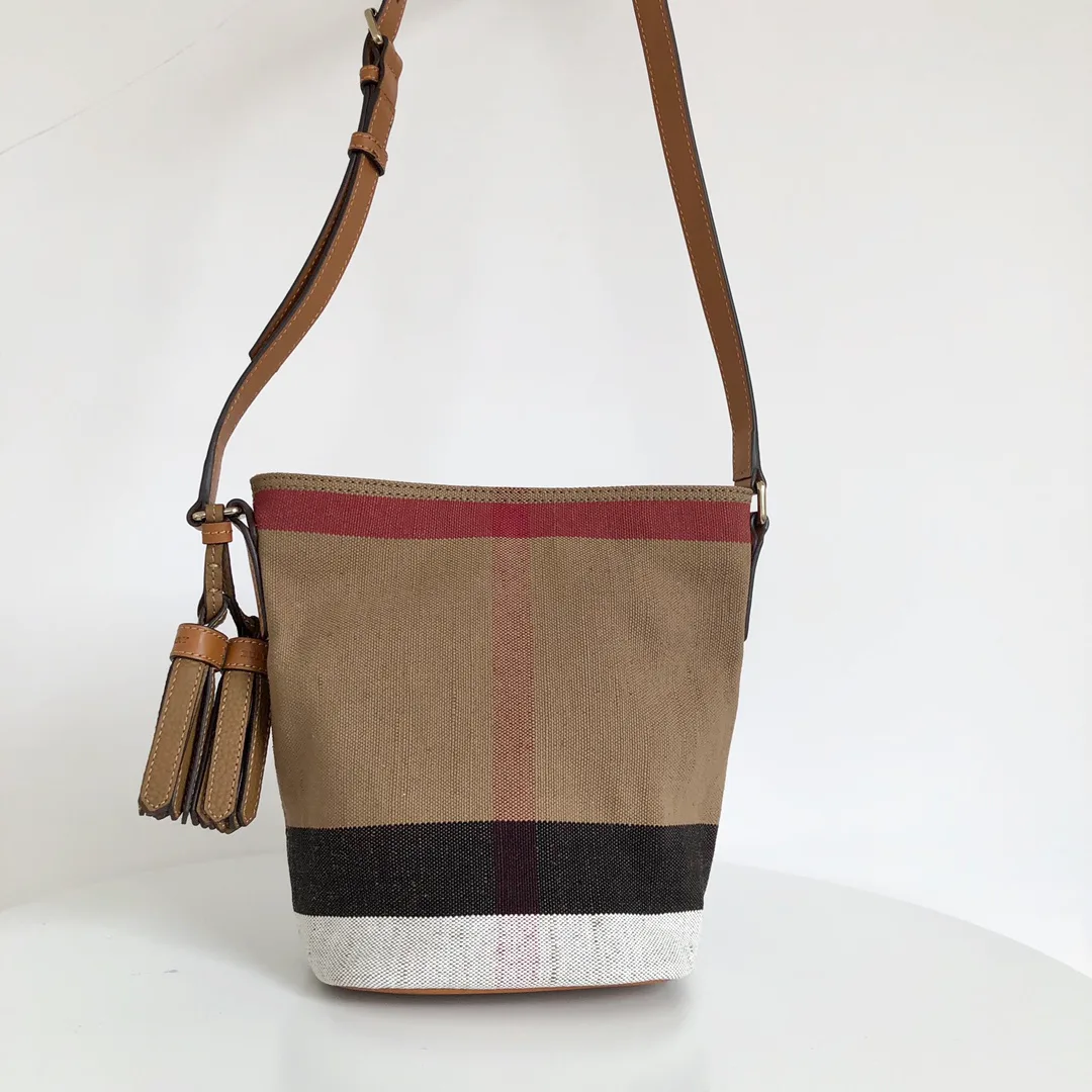 Women's Classic Handbags BURBERRY 17961675