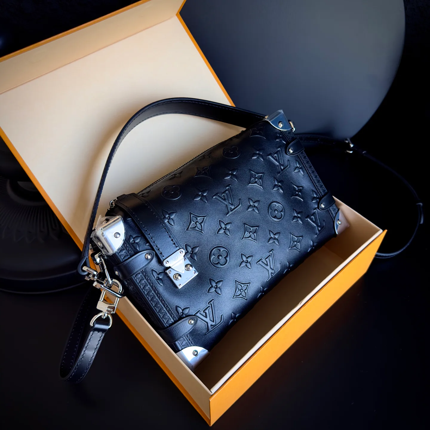 Women's Classic Handbags LOUIS VUITTON 17864853
