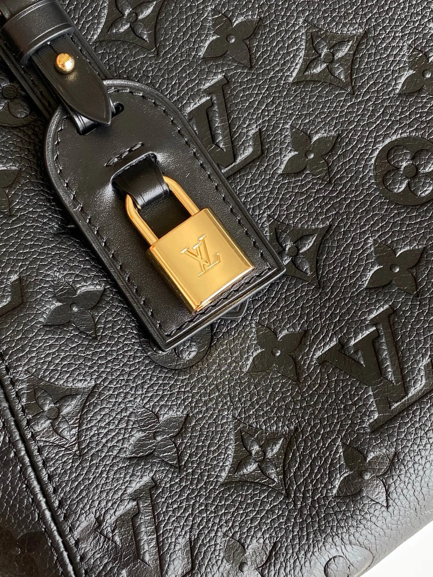 Women's Classic Handbags LOUIS VUITTON 17813551