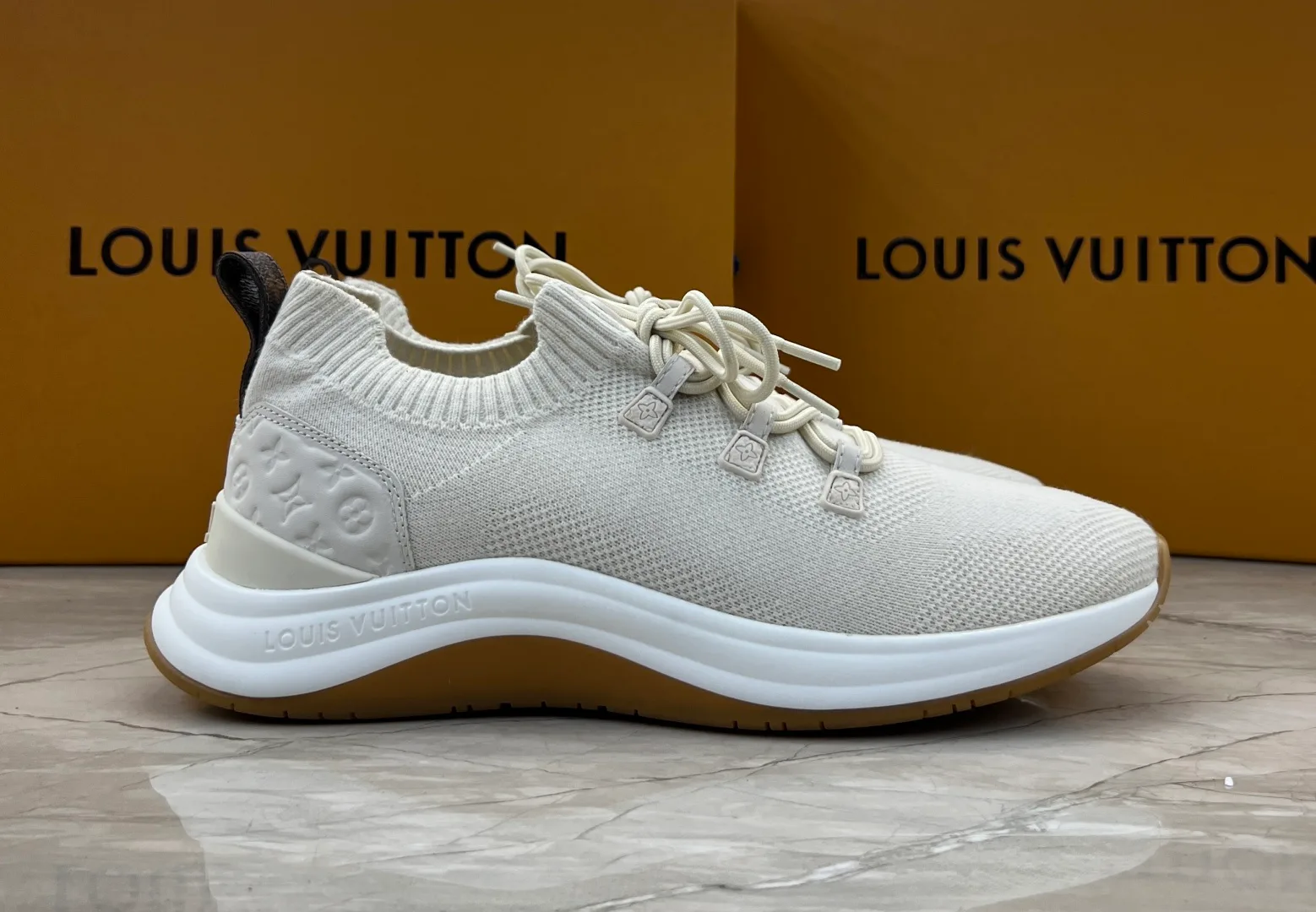 Men's Sneakers LOUIS VUITTON 18227056