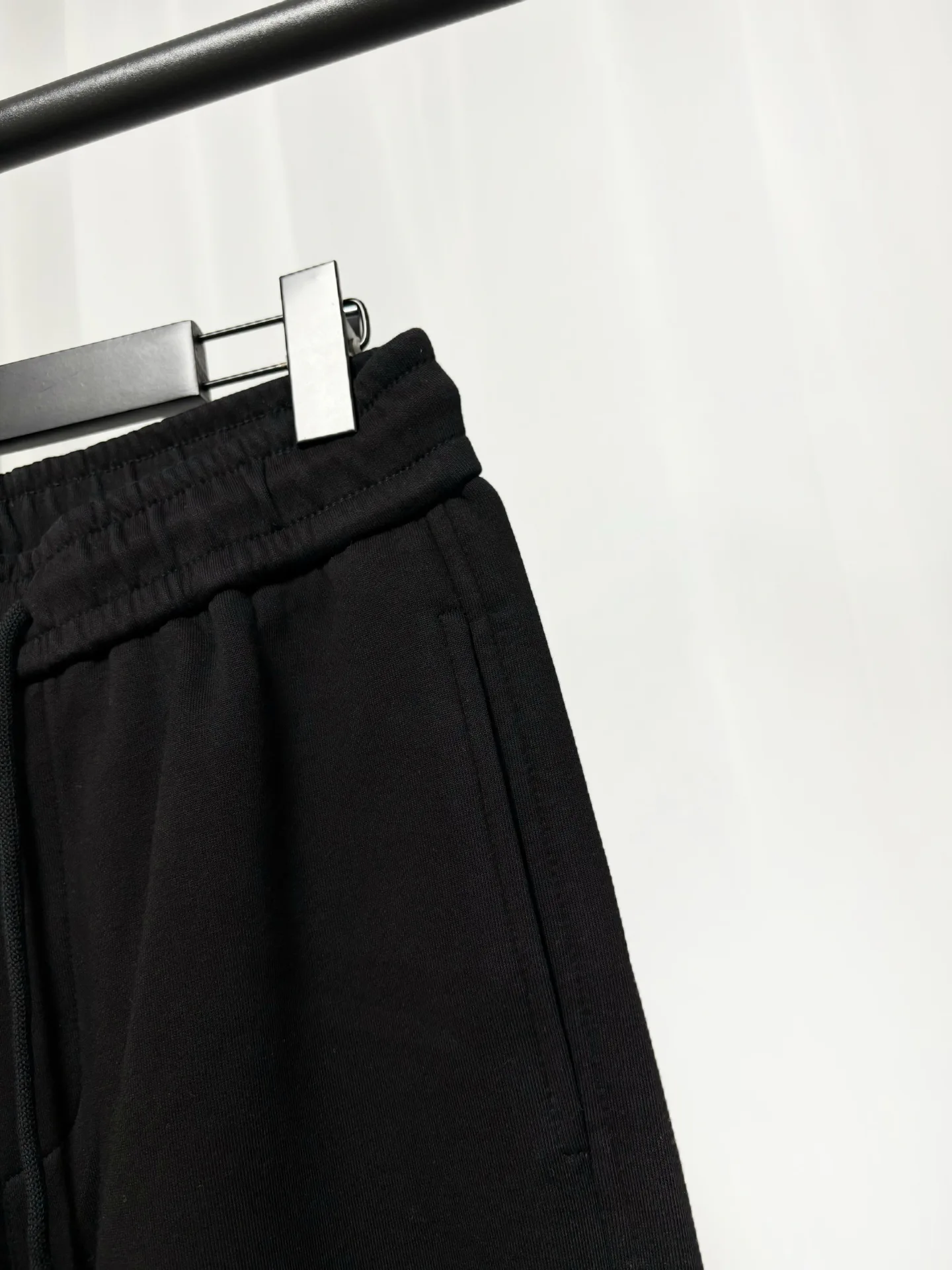 Men's Trousers GIVENCHY 18179179