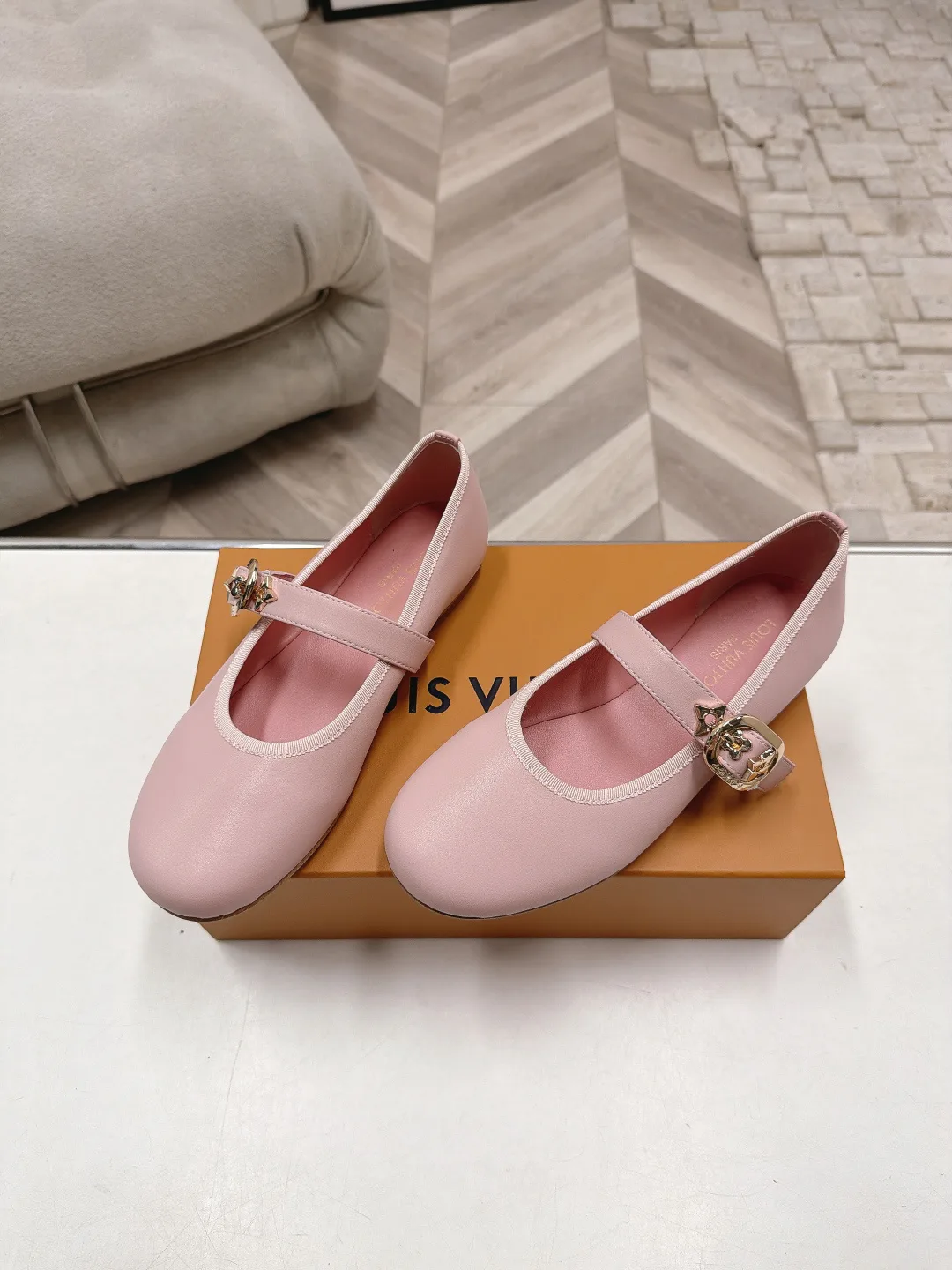 Women's Ballet Flats LOUIS VUITTON 17968743