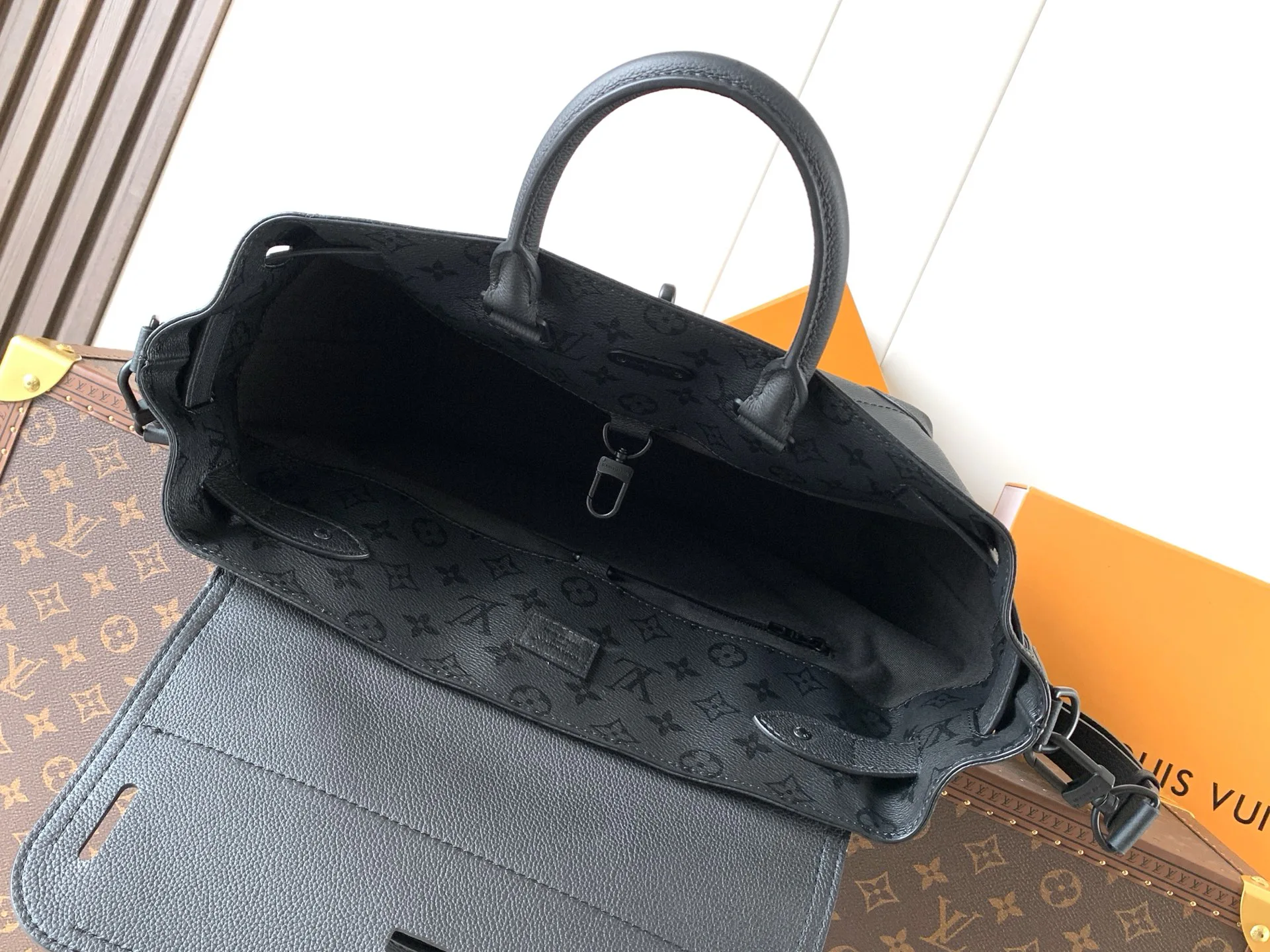 Women's Classic Handbags LOUIS VUITTON 17904097