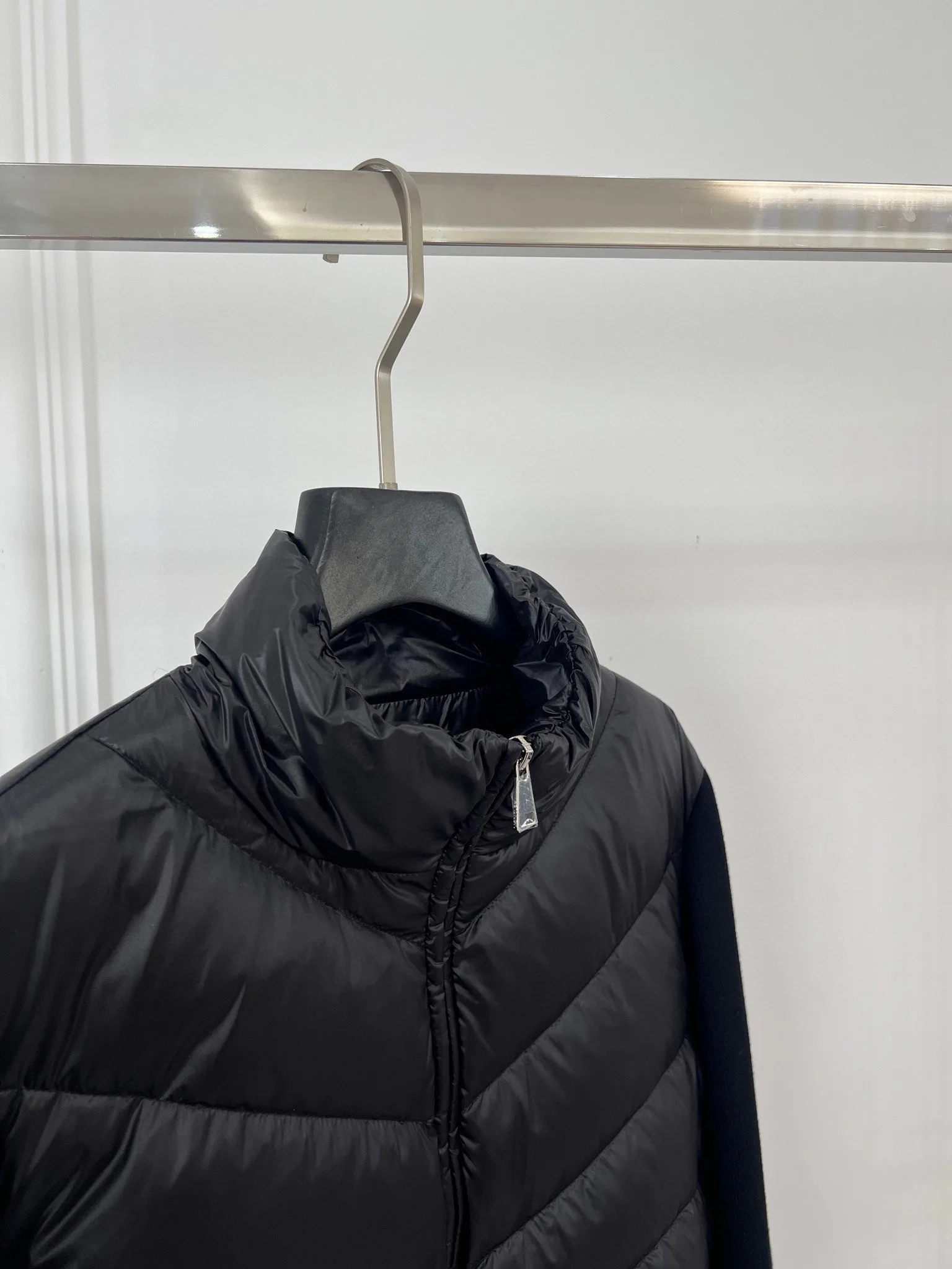 Women's Jackets And Down Jackets MONCLER 18415626