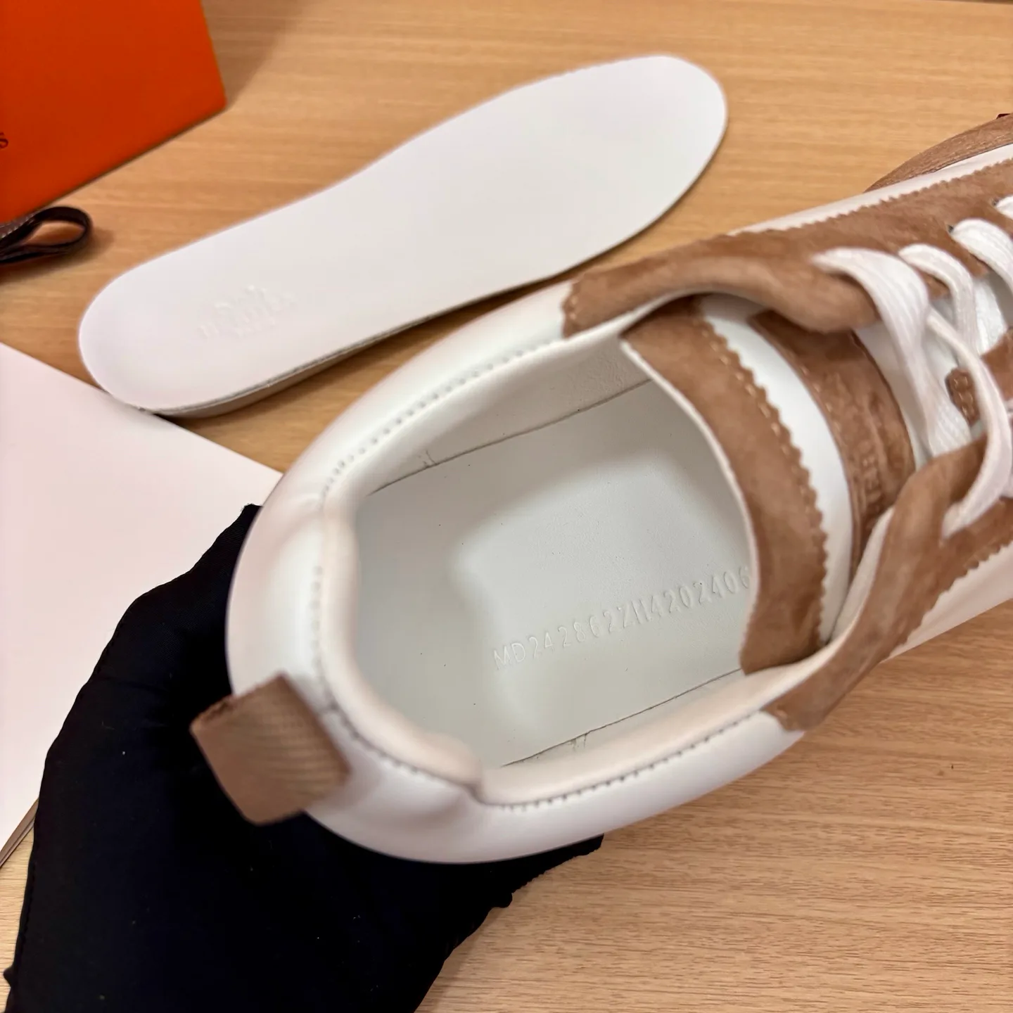 Women's Sneakers LOUIS VUITTON 18438925