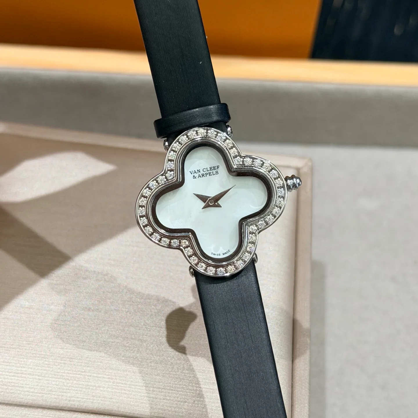 Women's Watches VAN CLEEF & ARPELS 17415092