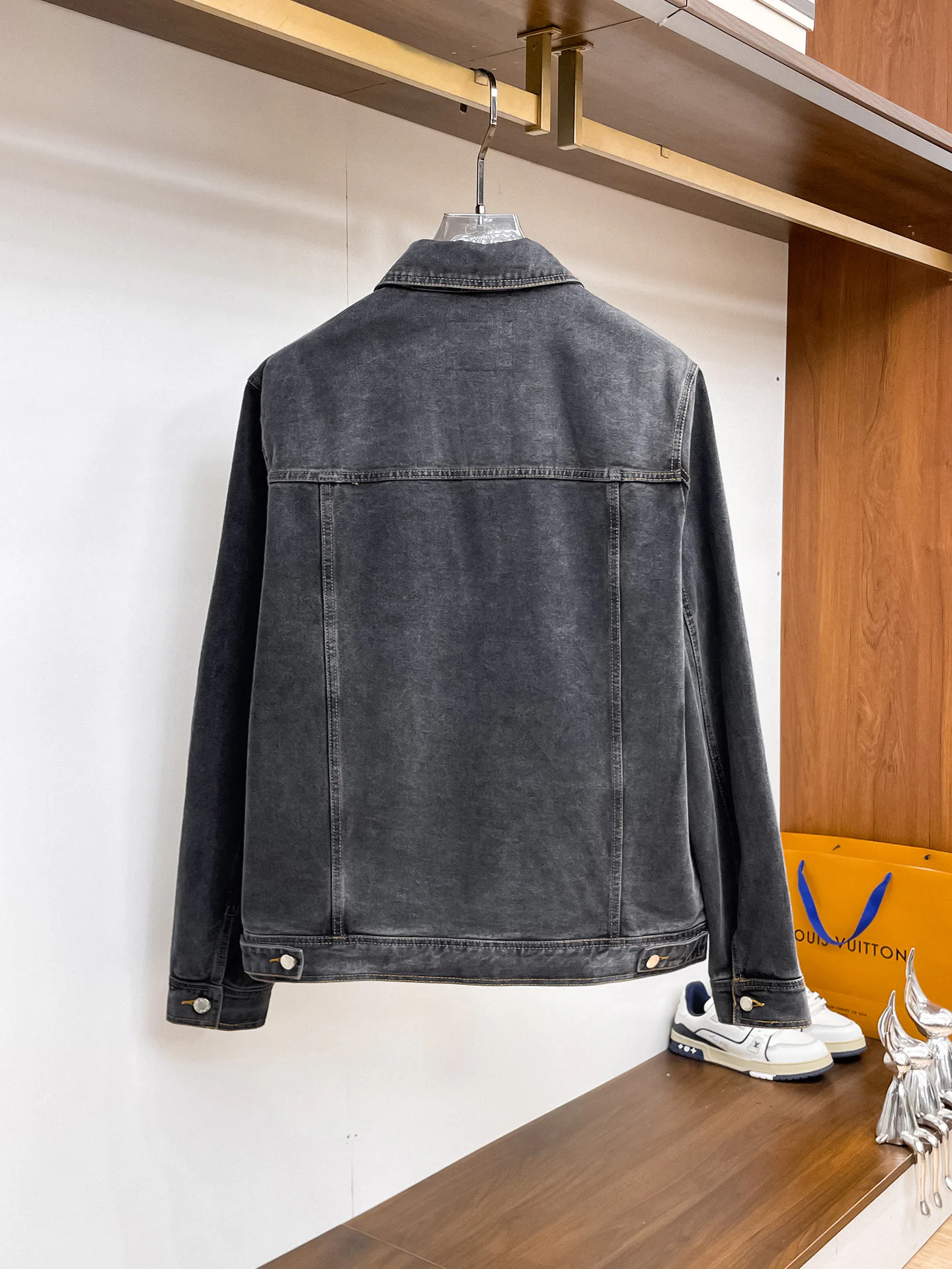 Men's Jackets And Down Jackets LOUIS VUITTON 18197223