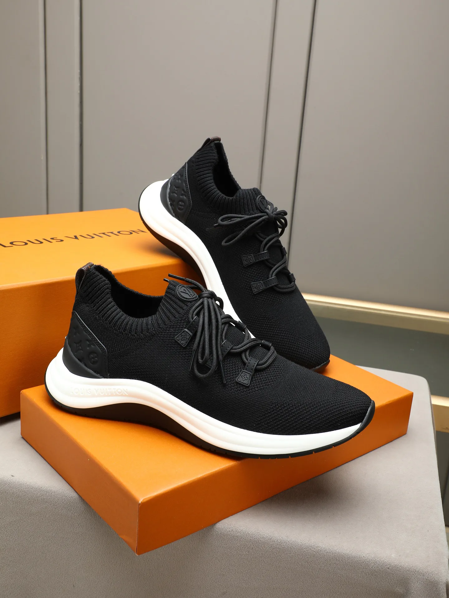 Men's Sneakers LOUIS VUITTON 17947265