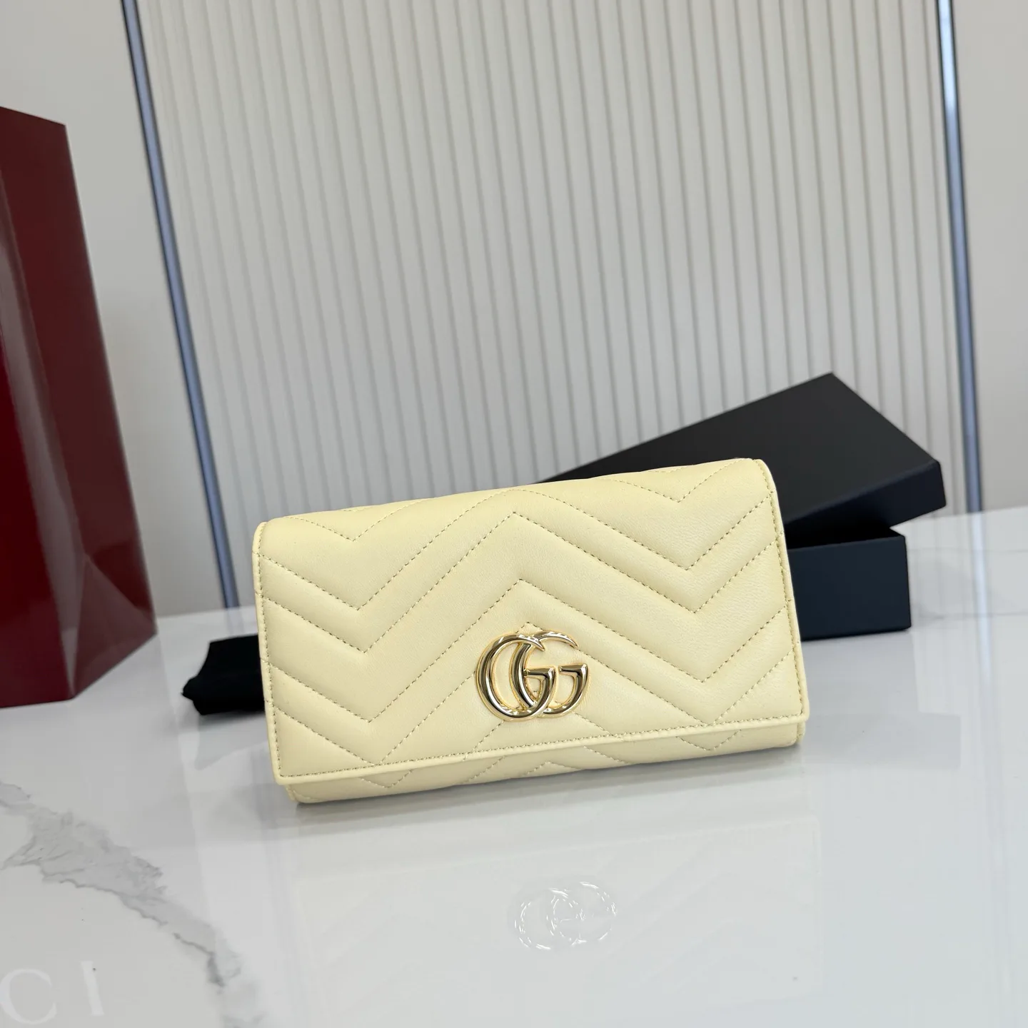 Women's Clutches GUCCI 17948231