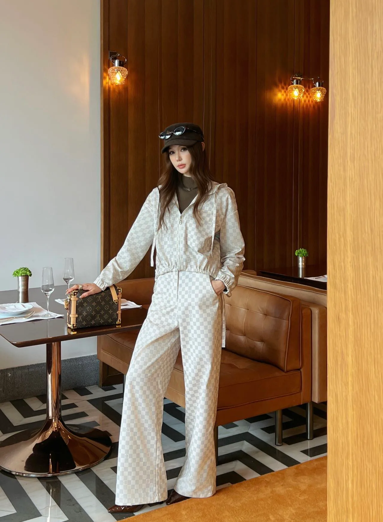 Women's Trousers LOUIS VUITTON 18221083