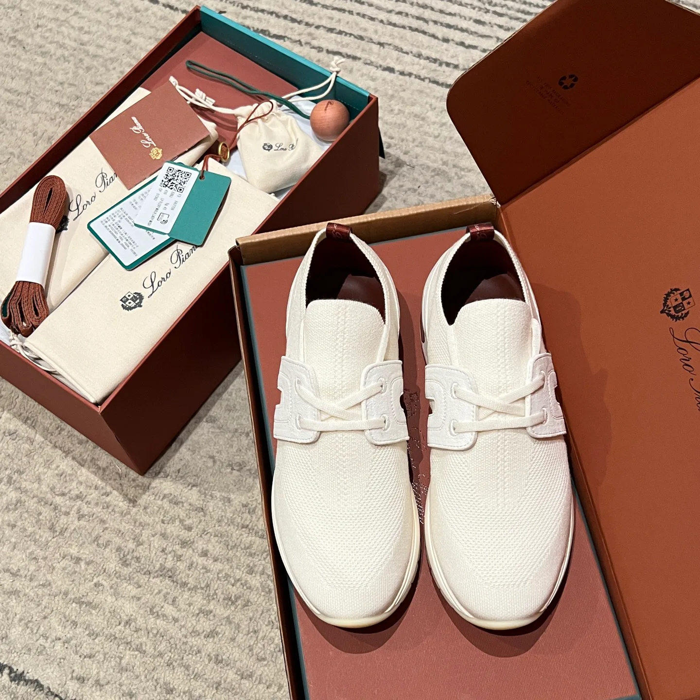 Women's Sneakers LORO PIANA 18194141