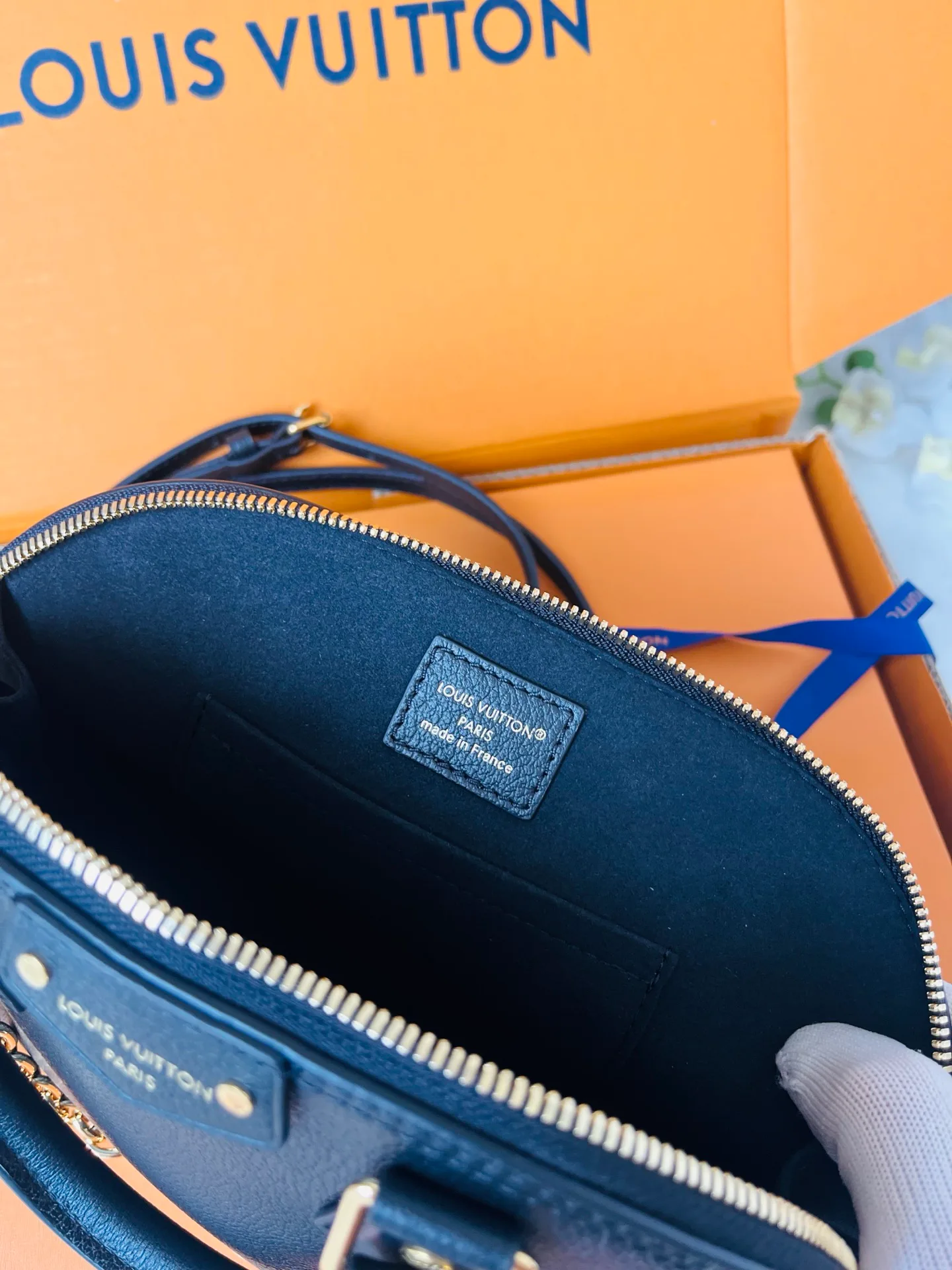 Women's Classic Handbags LOUIS VUITTON 17864844