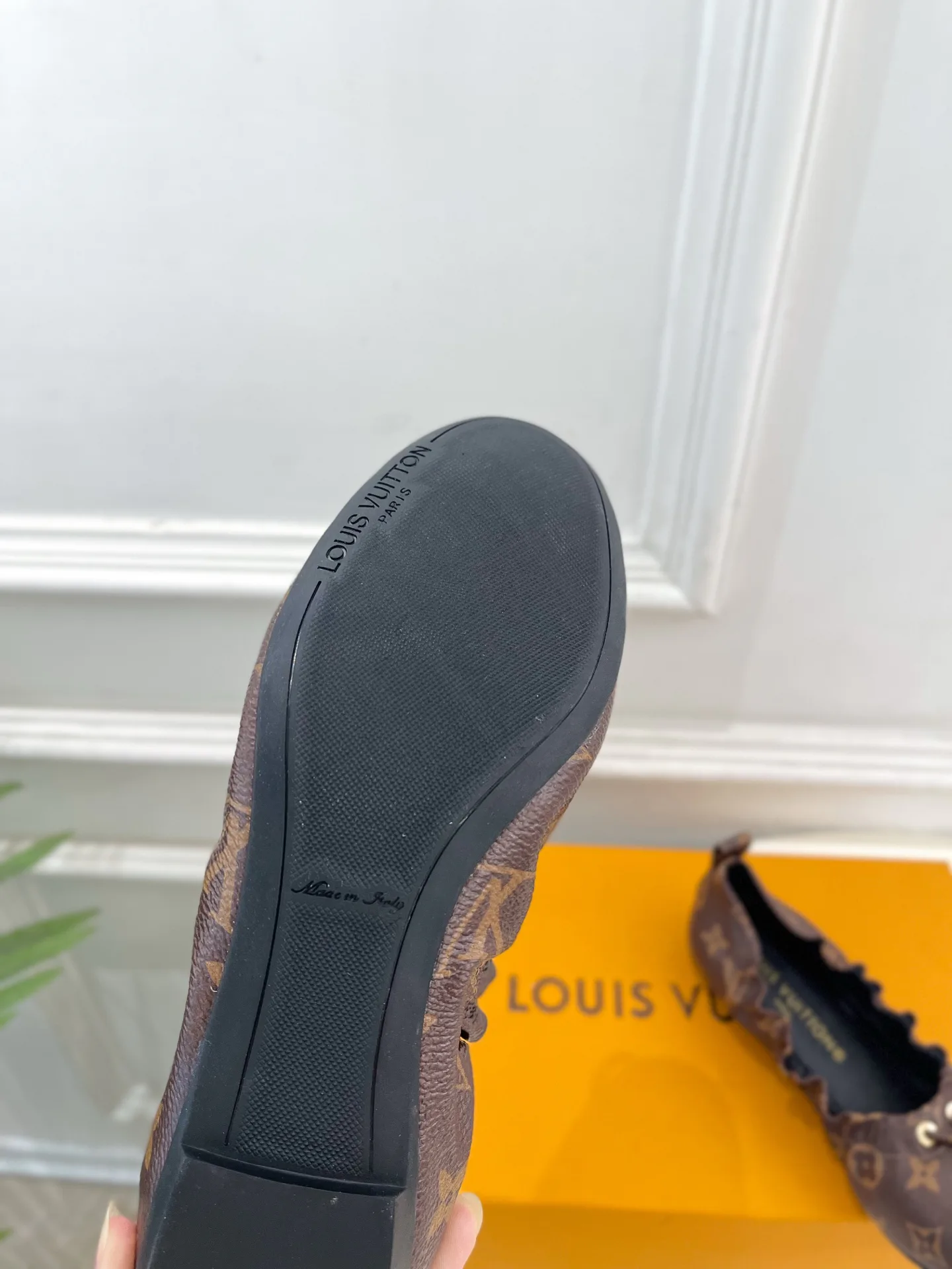 Women's Ballet Flats LOUIS VUITTON 17646559