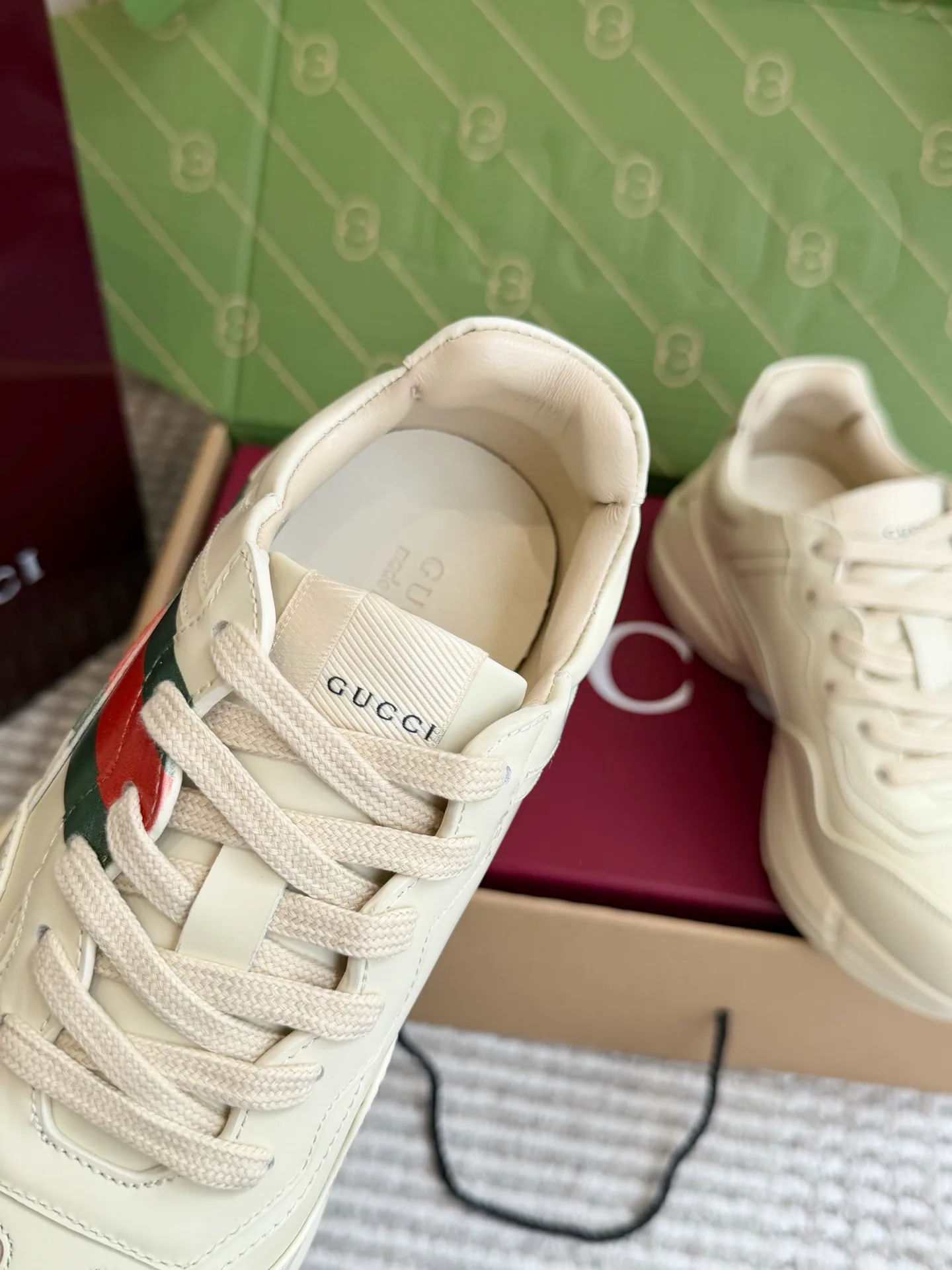 Women's Sneakers GUCCI 17864931