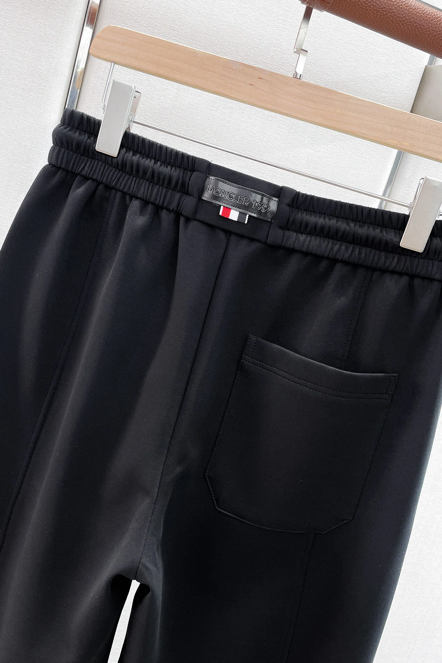 Men's Trousers MONCLER 18345701