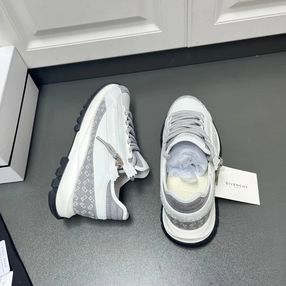 Men's Sneakers GIVENCHY 17636672